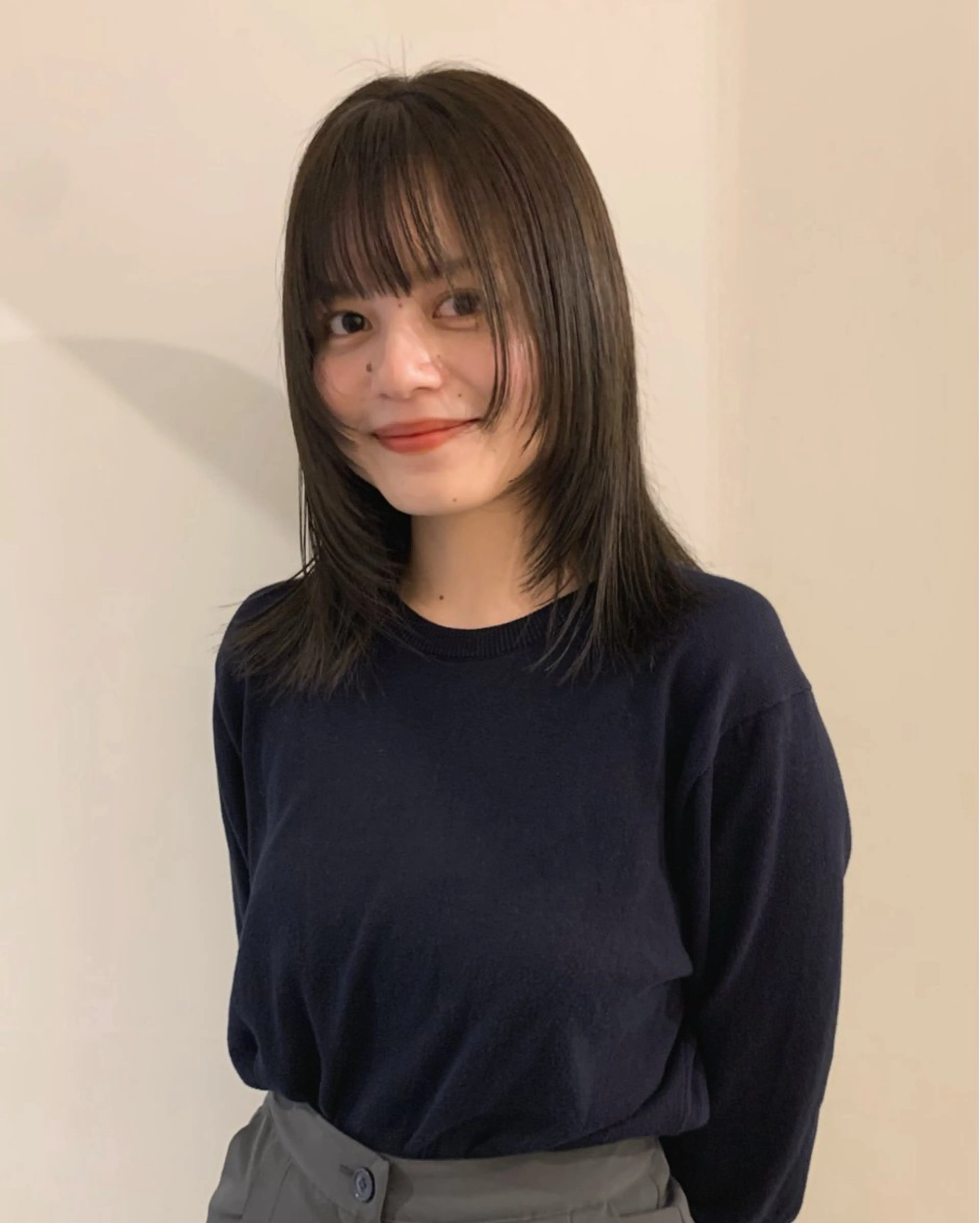 ミディアム カラー 透明感カラー グレージュ オリーブグレージュ オリーブグレー レイヤーカット カット ヘアカラー トリートメント 落合希 new open ✨のヘアスタイル