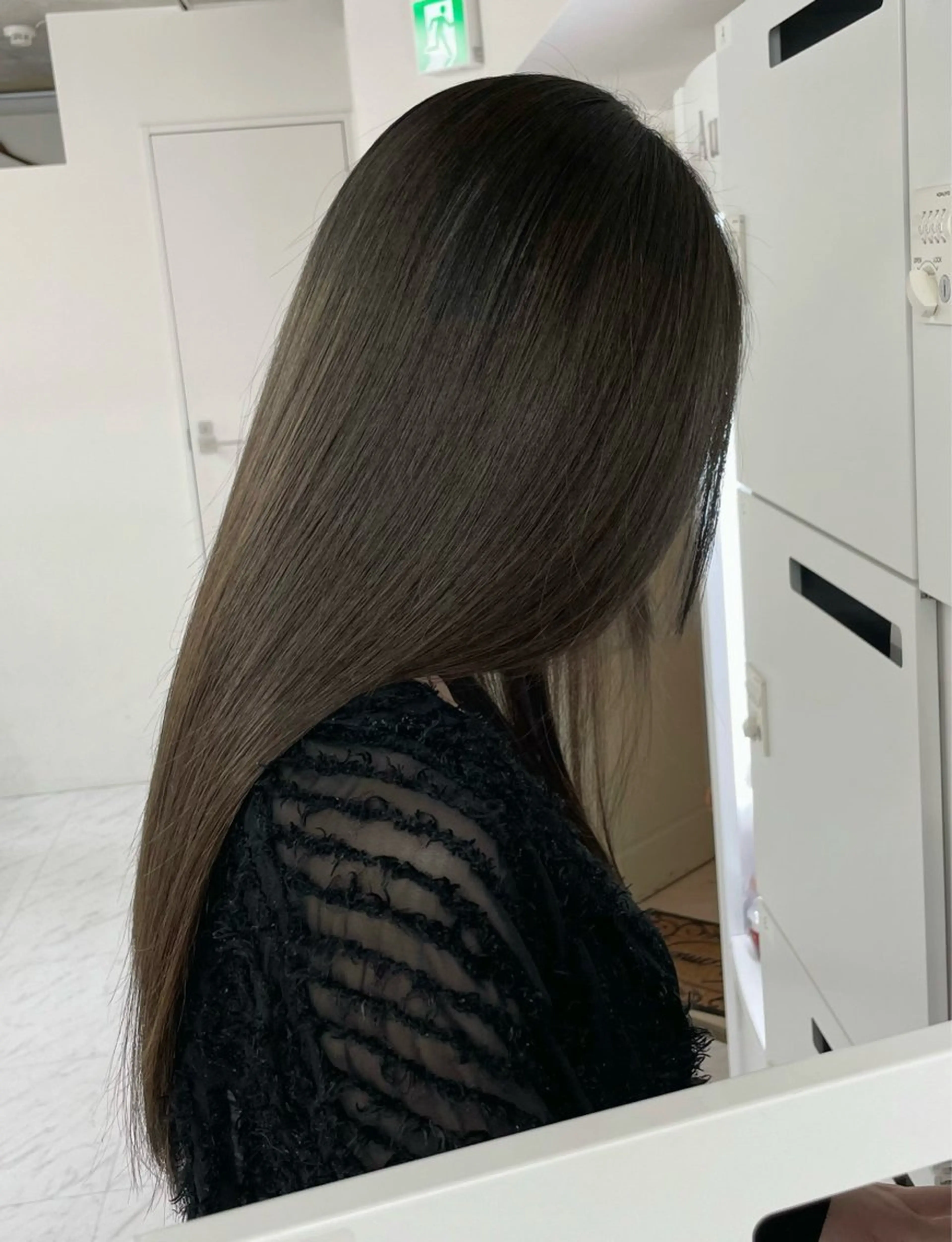 ロング カラー シールエクステ ブリーチ ケアブリーチ ダブルカラー インナーカラー カット ヘアカラー トリートメント 🔗透明感カラー🔗 エクステ✂️はるちかのヘアスタイル