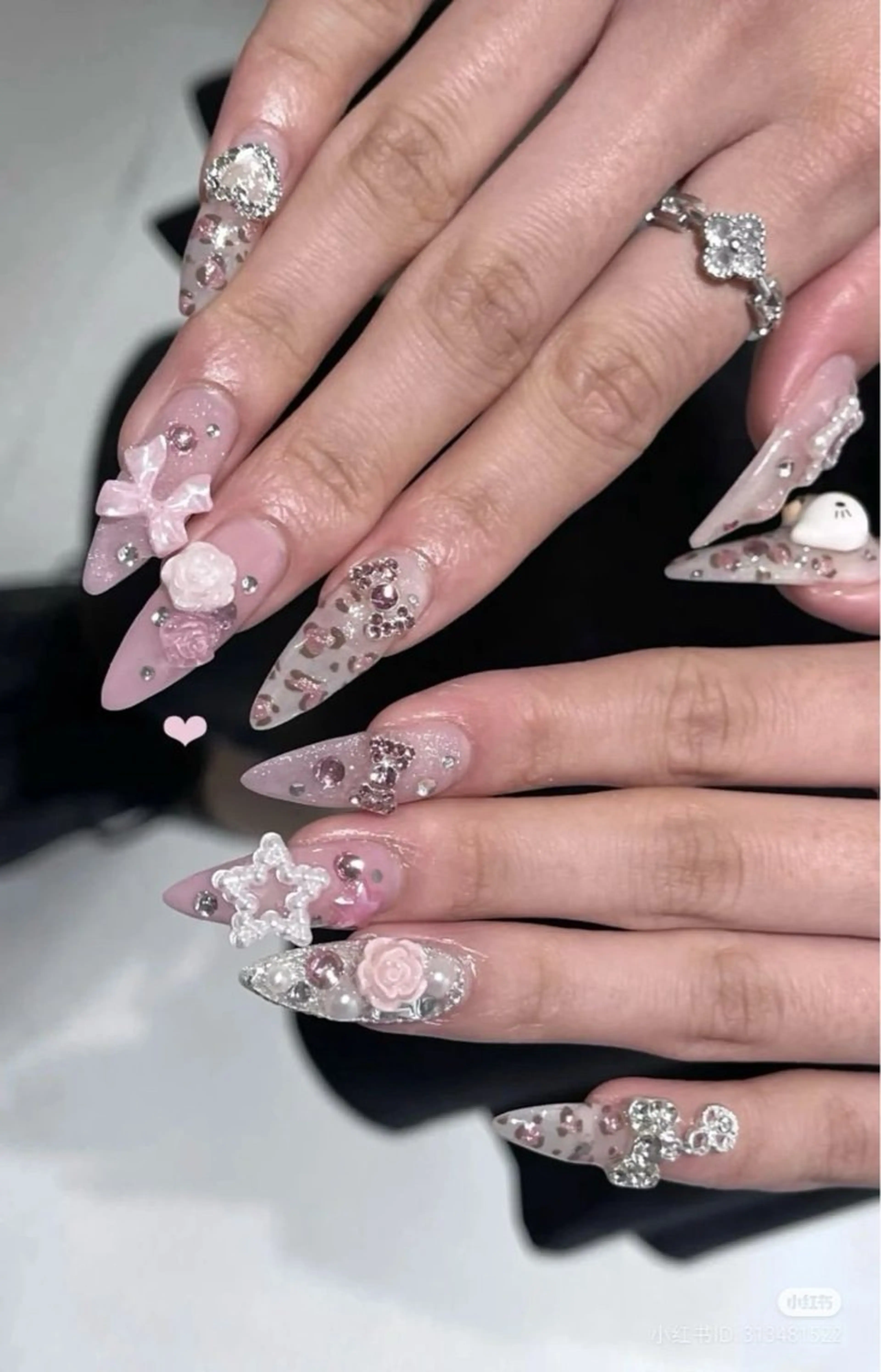 ネイル フットネイル フレンチネイル グラデーション キラキラネイル マグネットネイル ハンドネイル Lina nail Lina nailのネイルデザイン