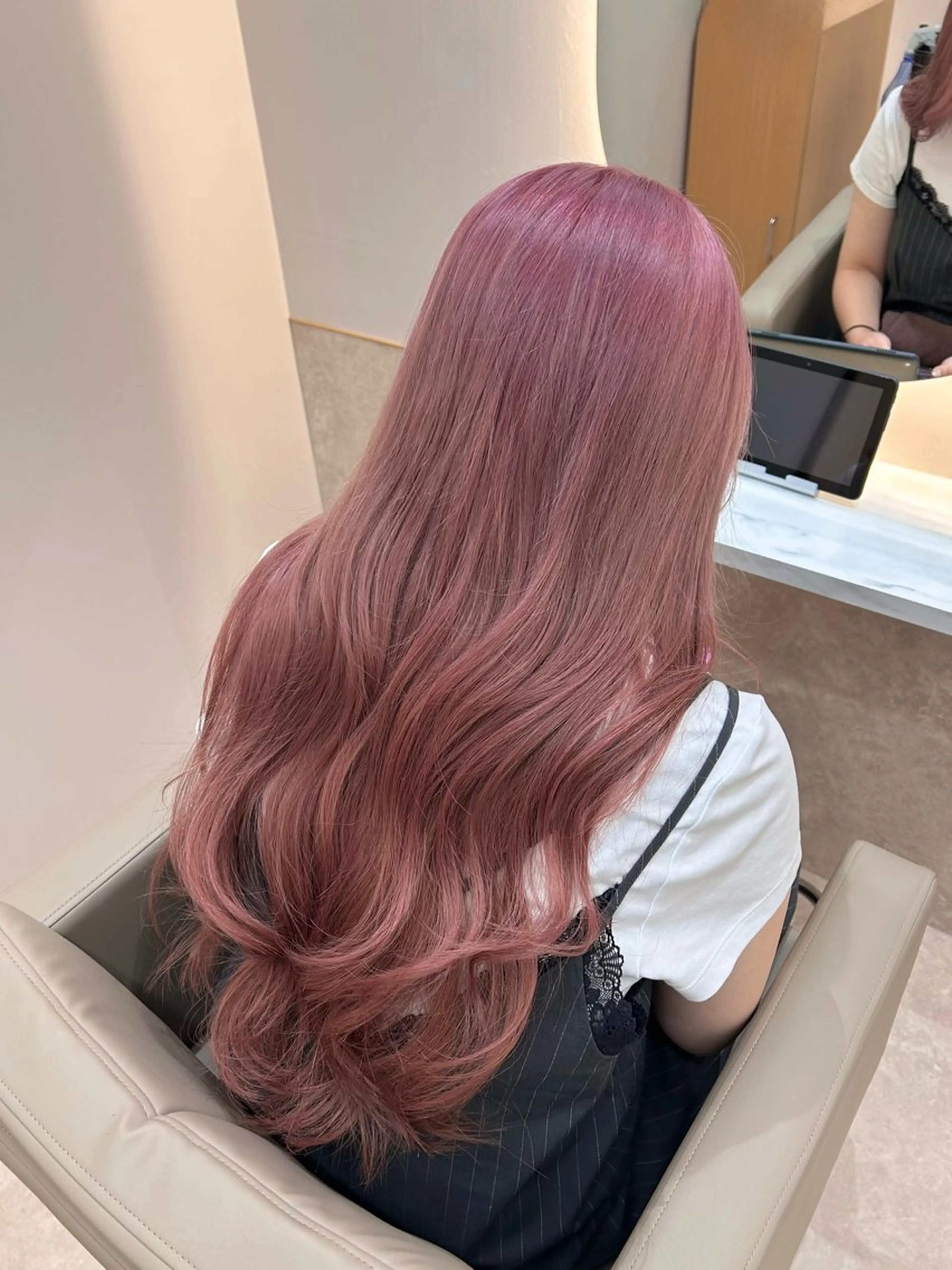 【ケアブリーチ使用♪】全体ブリーチ＋ケアカラー💖（カット無し）の写真