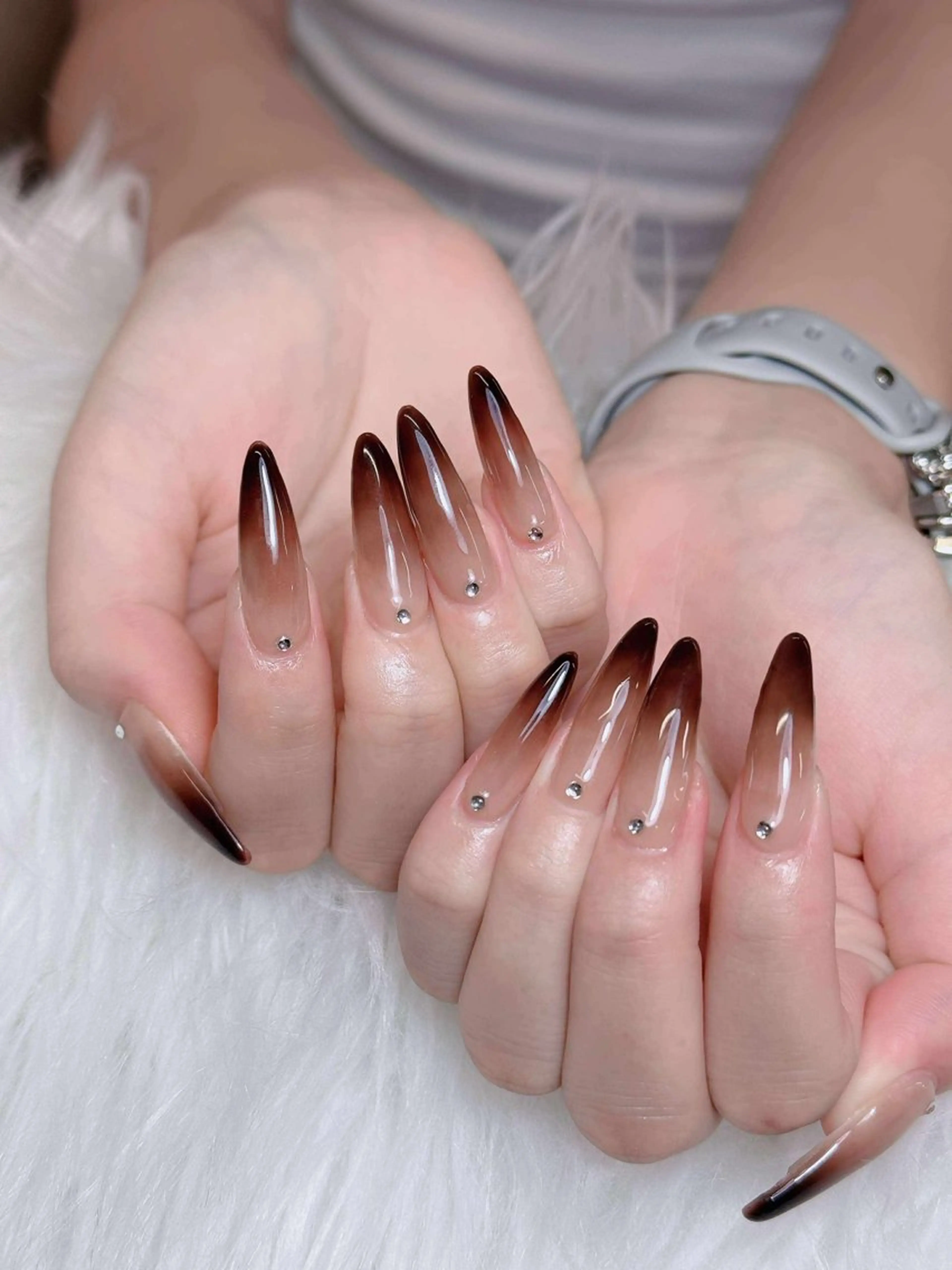 ネイル オーロラネイル チークネイル フットネイル フレンチネイル 韓国ネイル ハンドネイル Lumi Nailのネイルデザイン