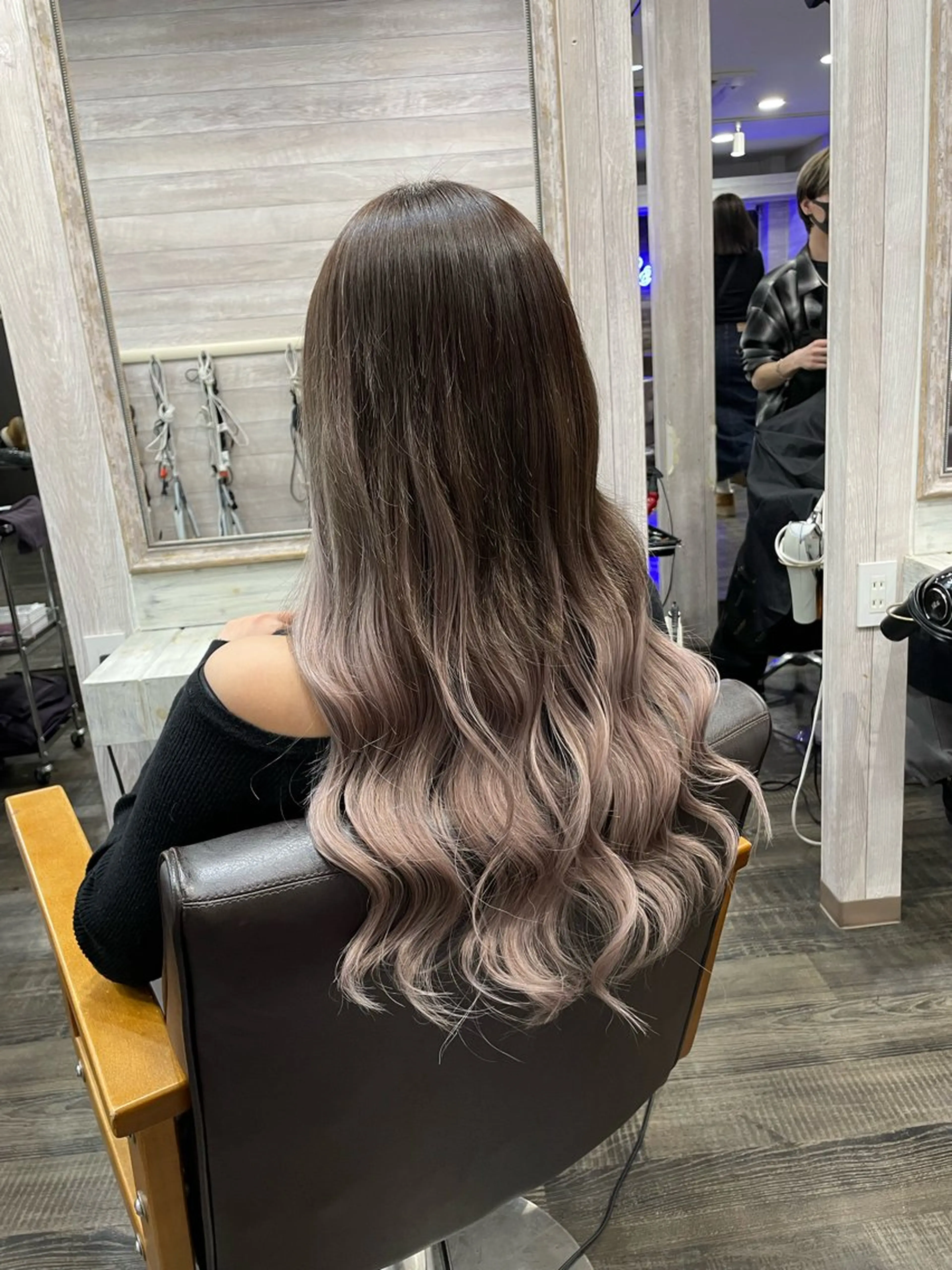 ロング エクステ ヘアカラー エクステ LOCO Ko-kiのヘアスタイル