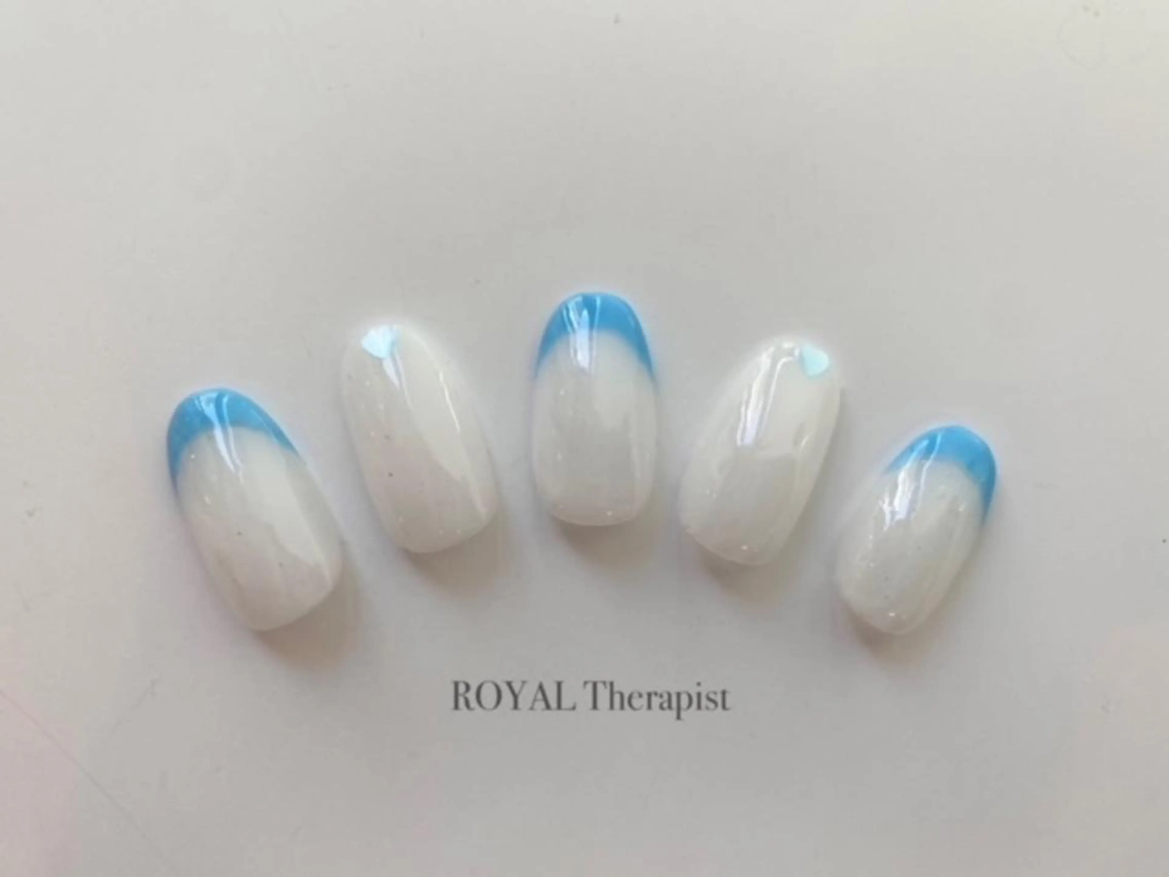 ネイル 【山岡】 ロイヤル•セラピストのネイルデザイン