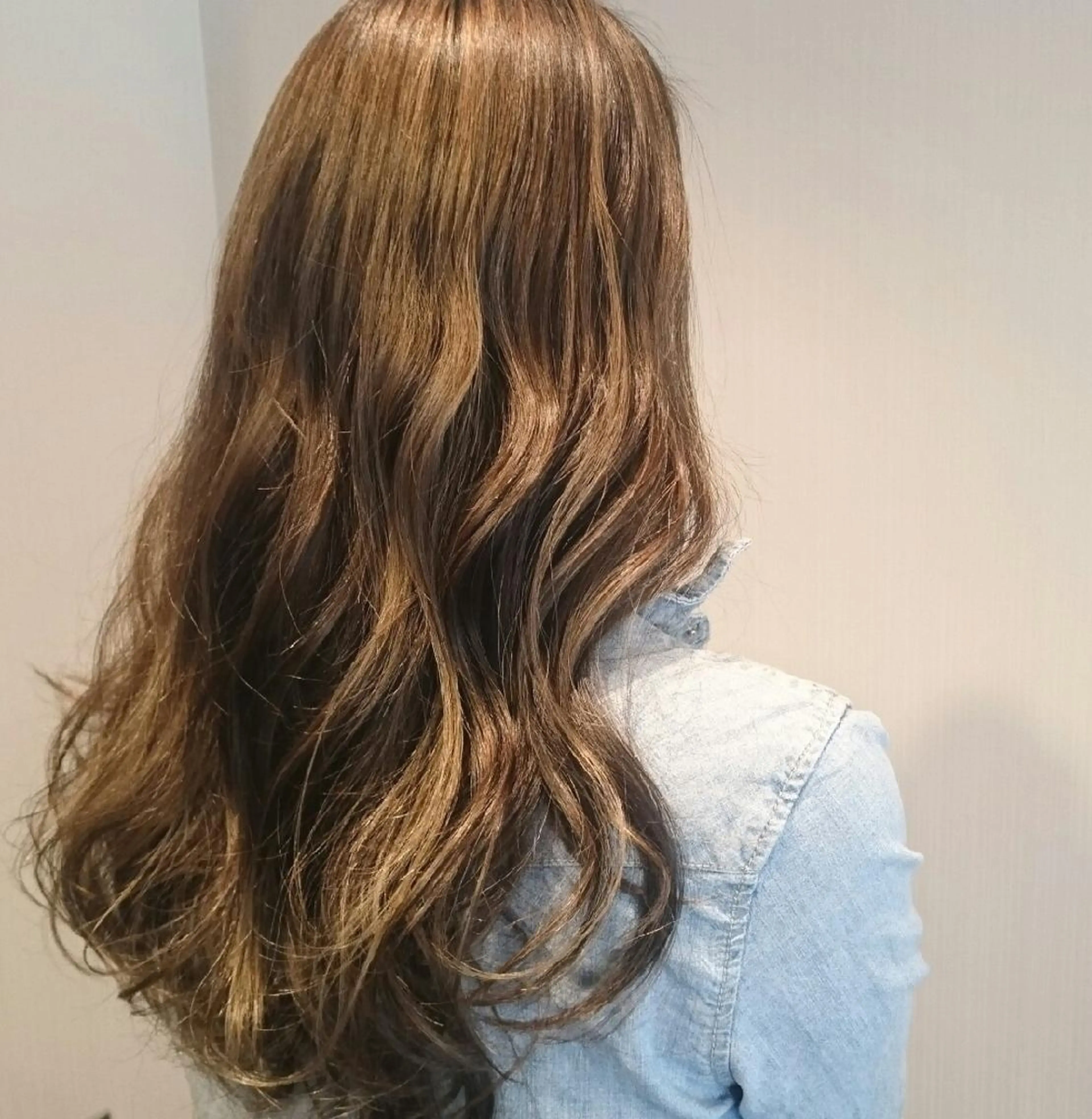 ロング カラー アッシュ ベージュカラー 透明感カラー ハイライトカラー ハイライト ◎モチマル チアキ◎のヘアスタイル