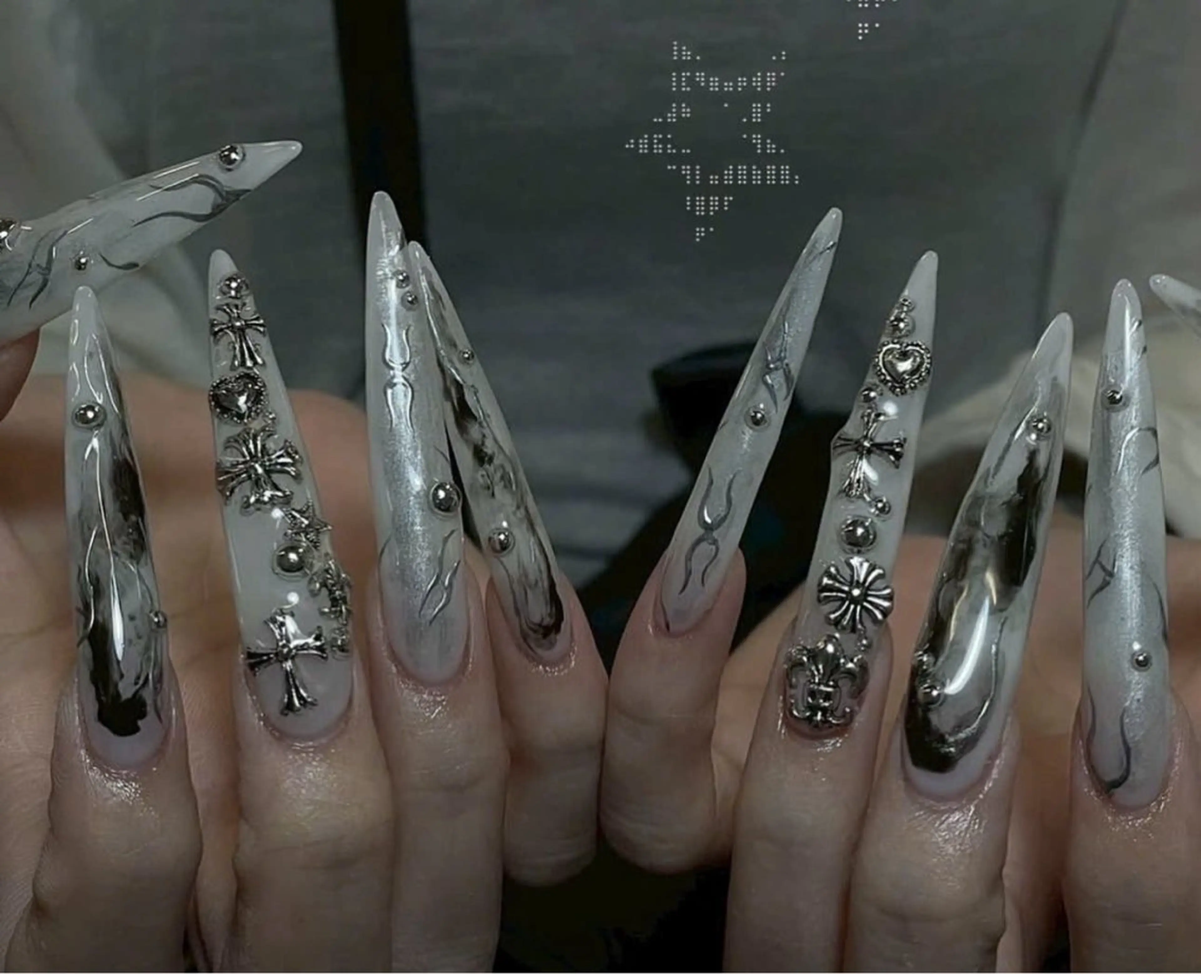 ネイル フレンチネイル ジェルネイル ガラスフレンチ ハロウィン ハート ハンドネイル H.baby Nail Salonのネイルデザイン