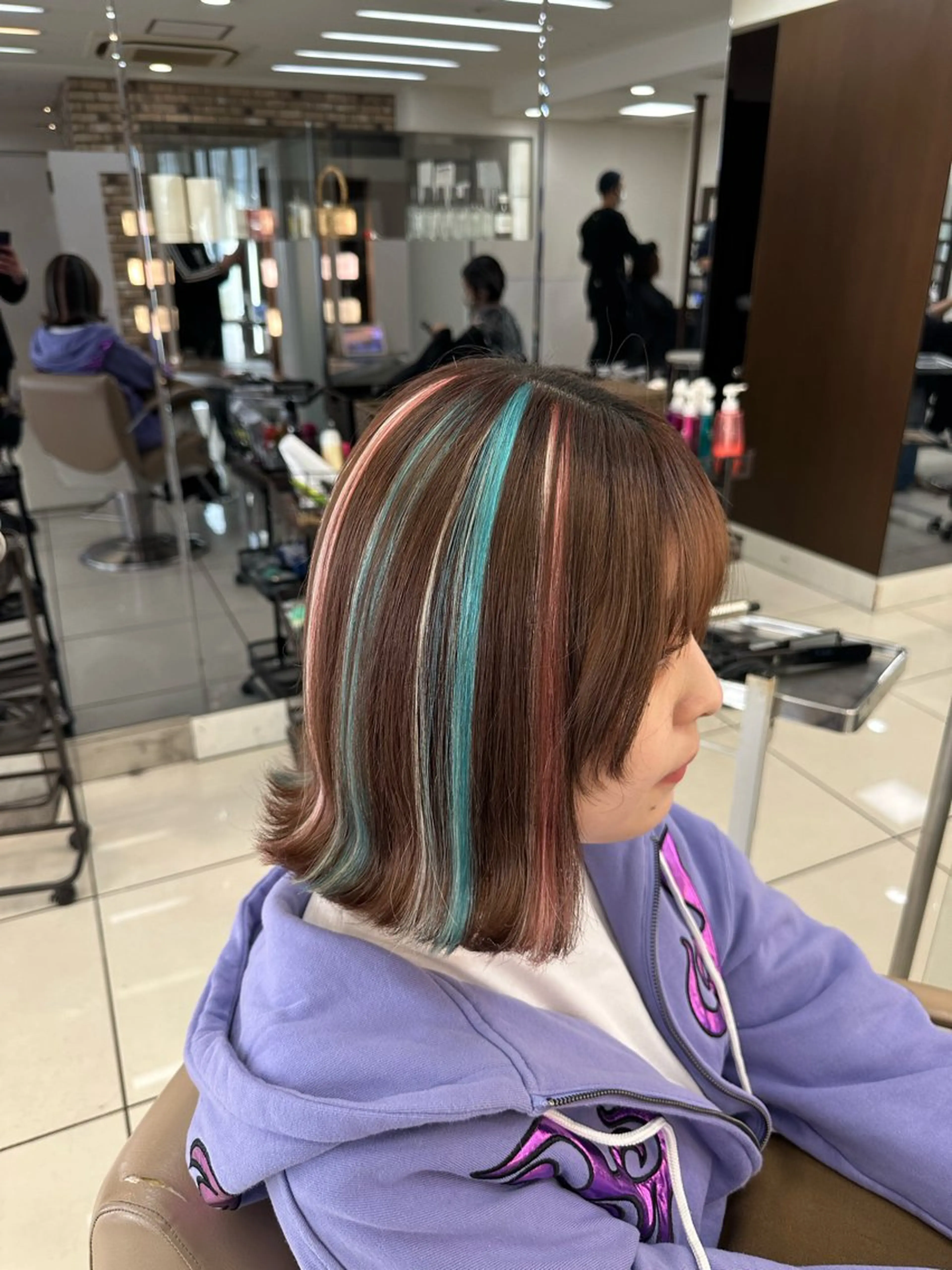 ラウンドマッシュシャ ドウニュアンスパーマのヘアスタイル