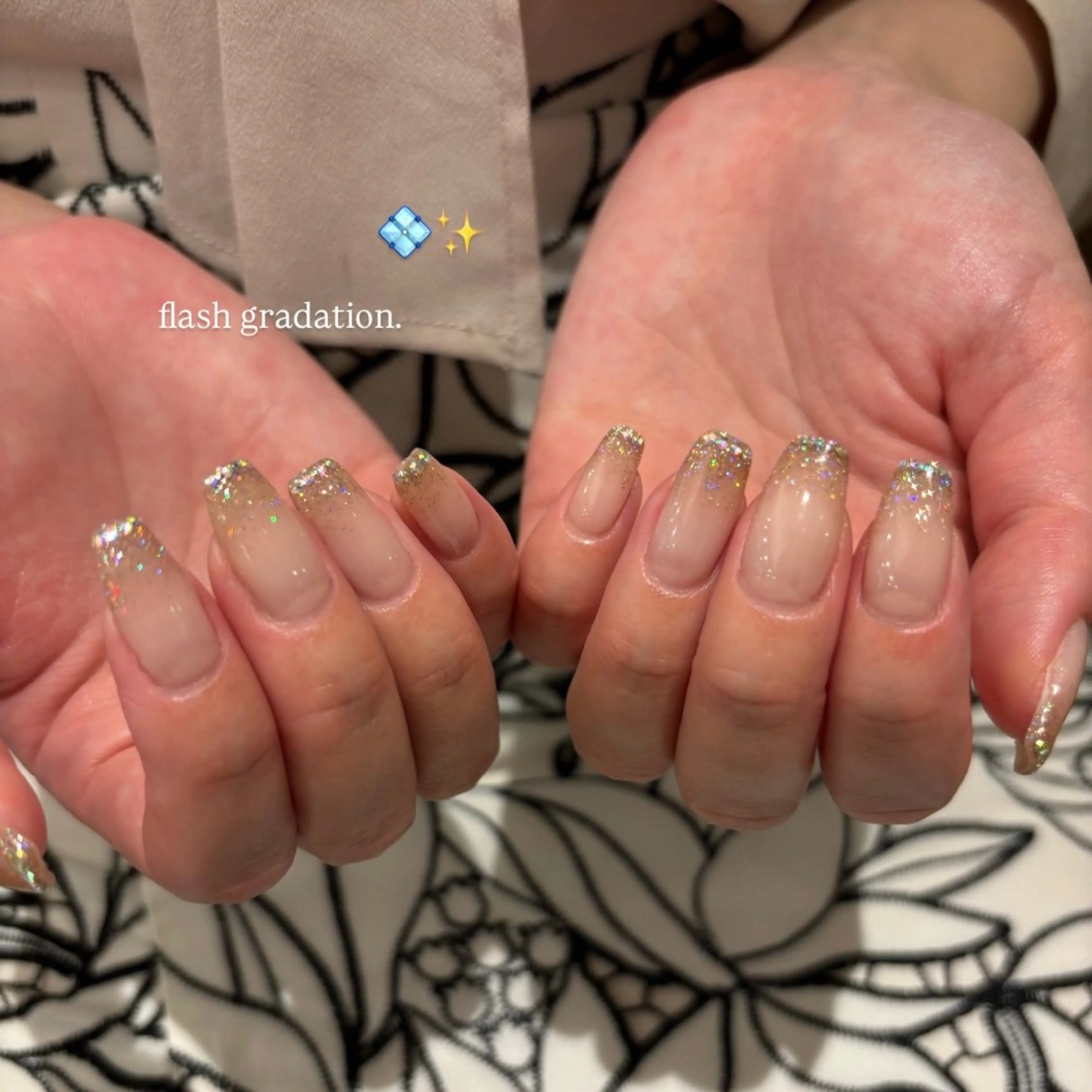 ネイル フラッシュネイル グラデーション cologne nail所属・HAGIHARA MANAのネイルデザイン