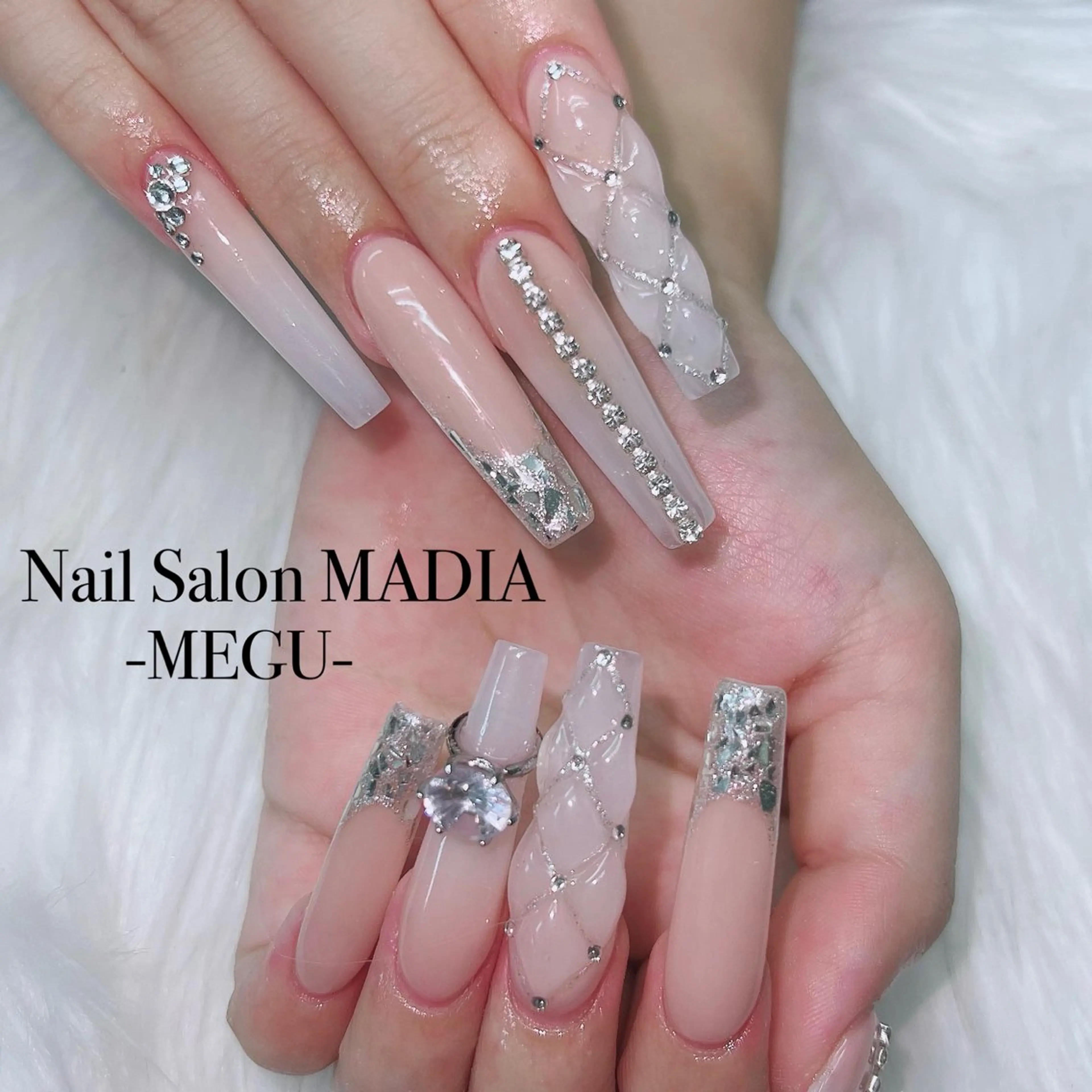 ネイル MADIA藤沢所属・MADIA MEGUのネイルデザイン