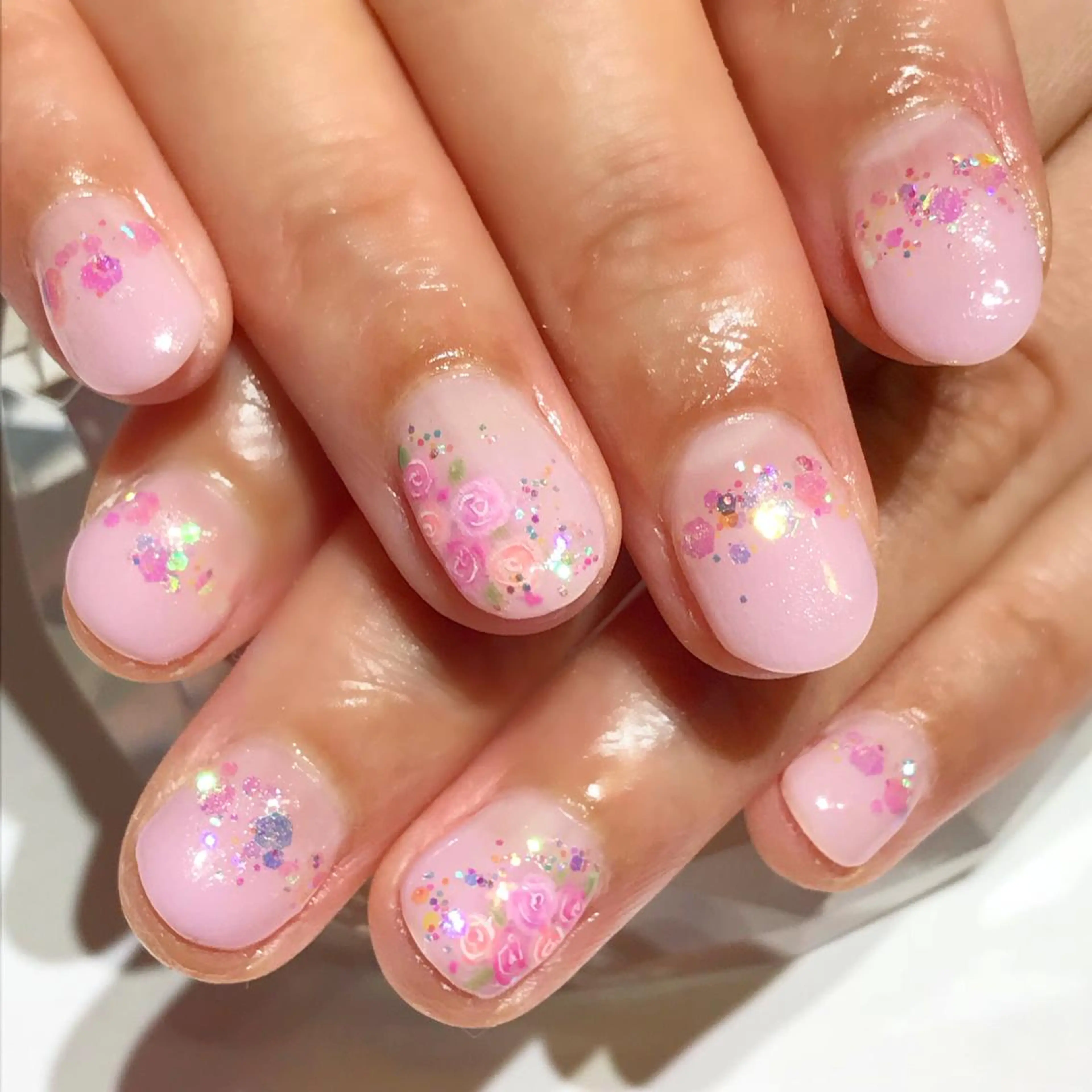 ネイル オーロラネイル ホログラムネイル YUN 💅のネイルデザイン