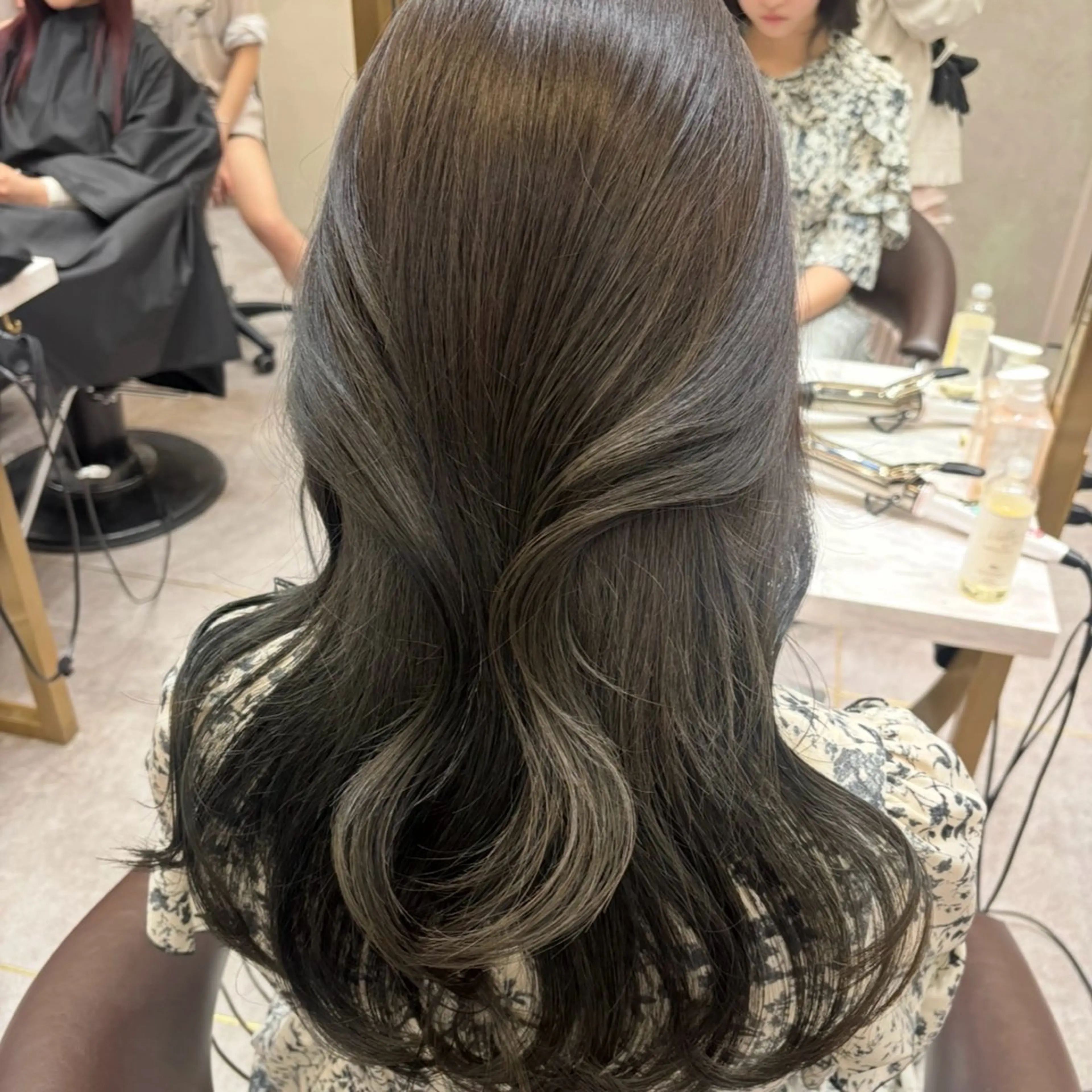 ロング カラー ベージュカラー ブリーチ 透明感カラー ブリーチなしカラー オリーブベージュ ヘアカラー 🍒ブリーチなしカラ ー／Sakura🍒のヘアスタイル