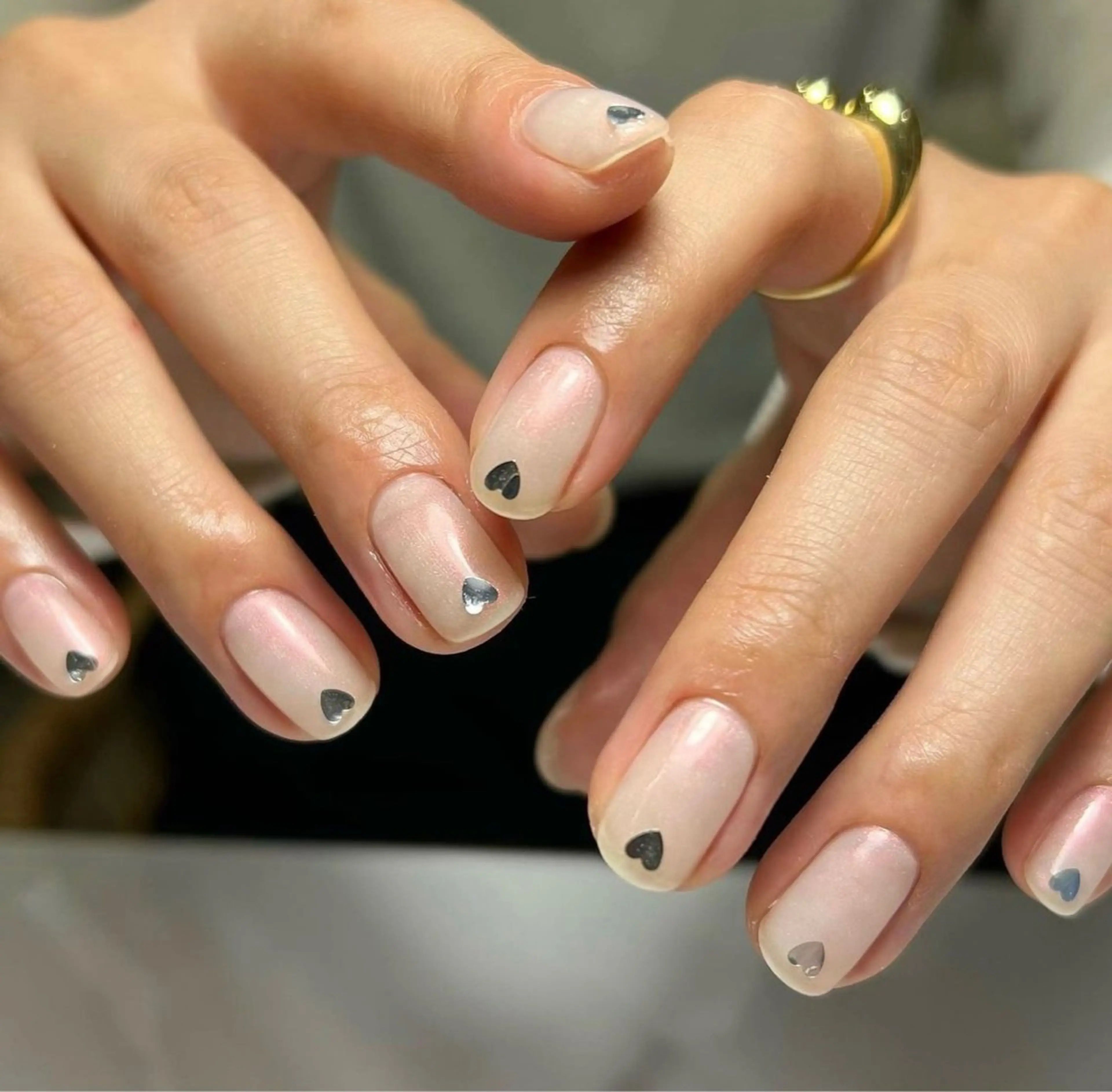 ネイル カジュアル ハート キラキラネイル ラメ(グリッター) ピンク niau nail.所属・niau nail mgmのネイルデザイン