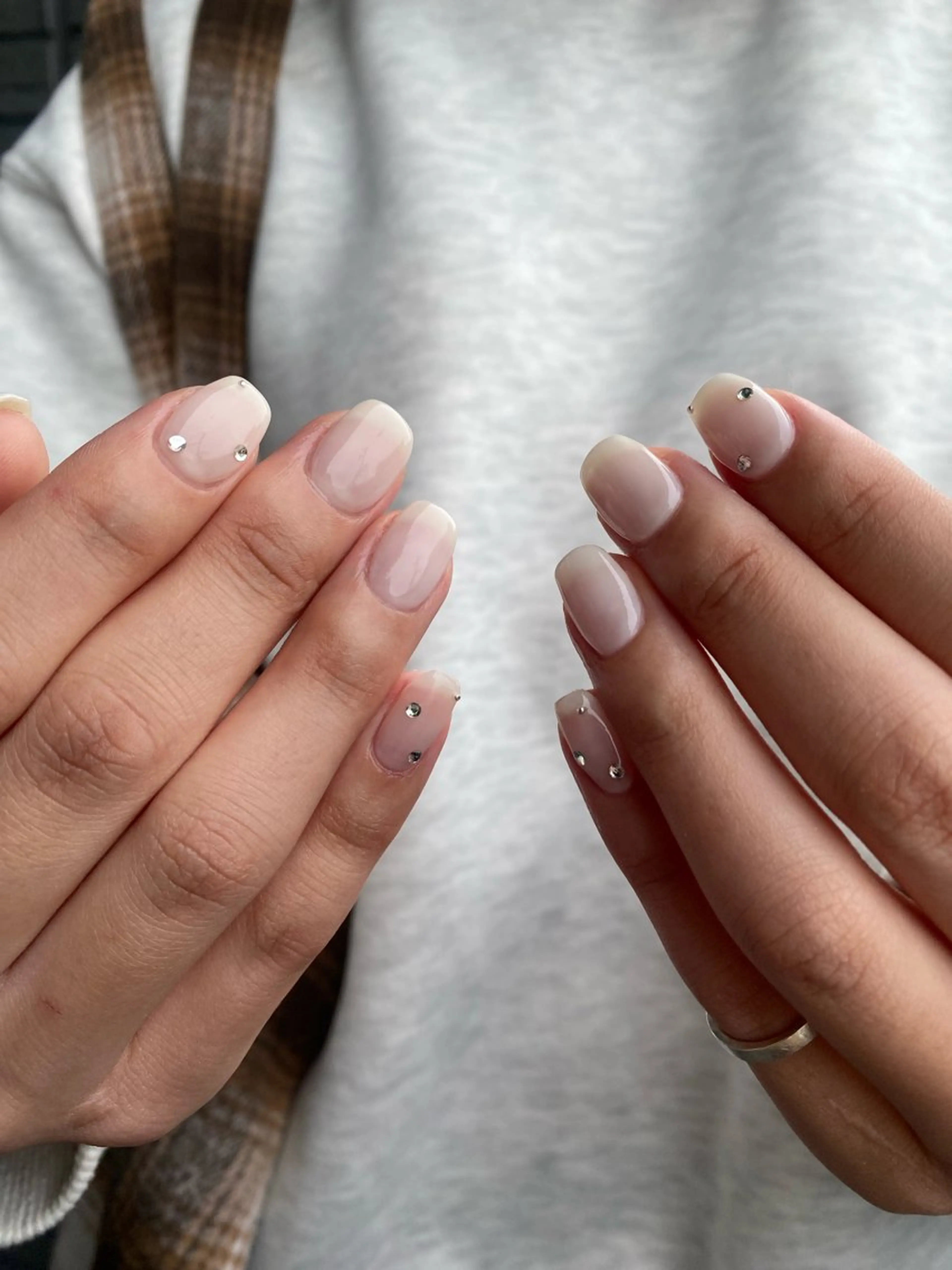 ネイル ストーンネイル ハンドネイル to.所属・to nailのネイルデザイン