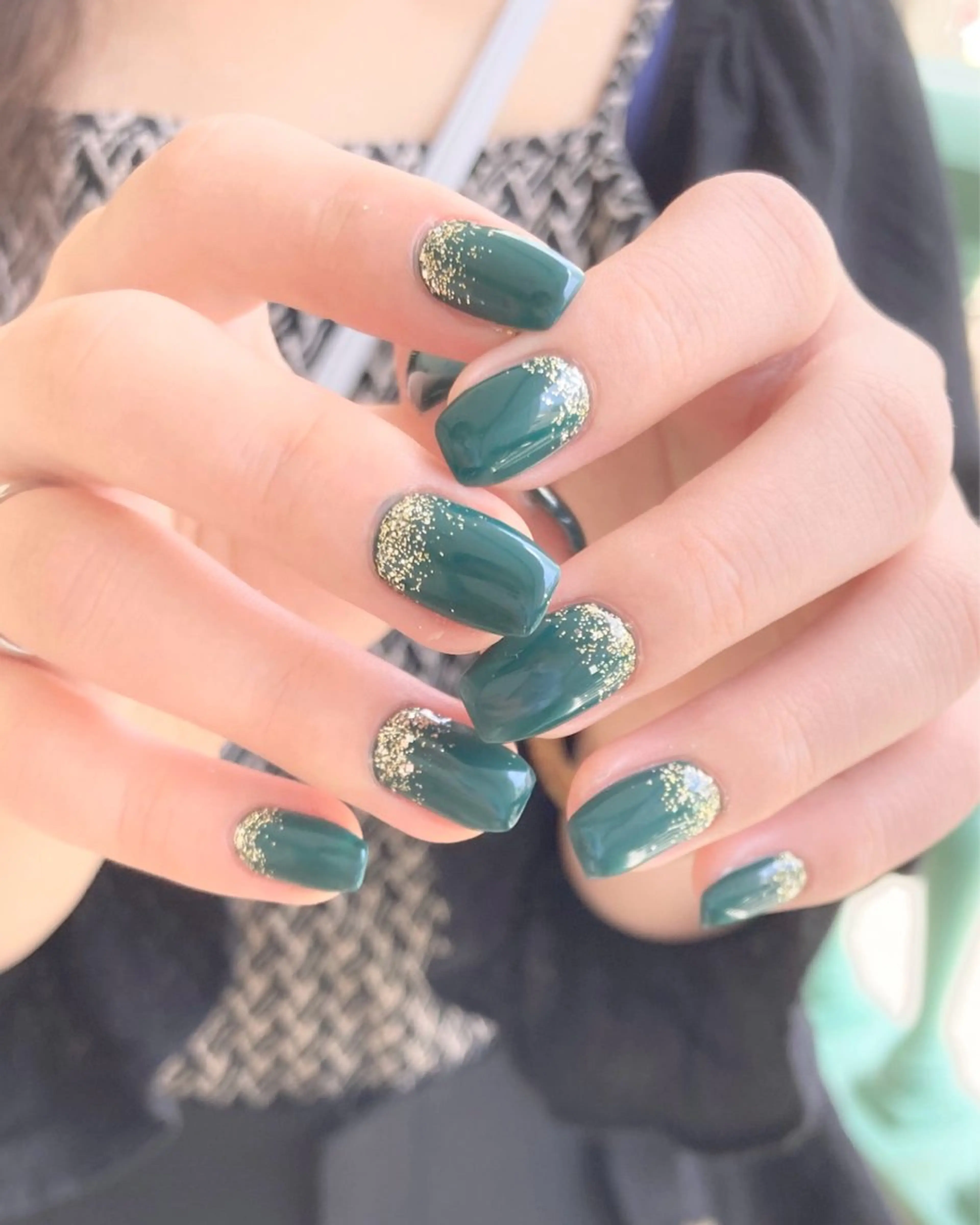 ネイル ゴールド グリーン ラメ(グリッター) ワンカラーネイル nail salon neige所属・ジェムネイル Risa.のネイルデザイン