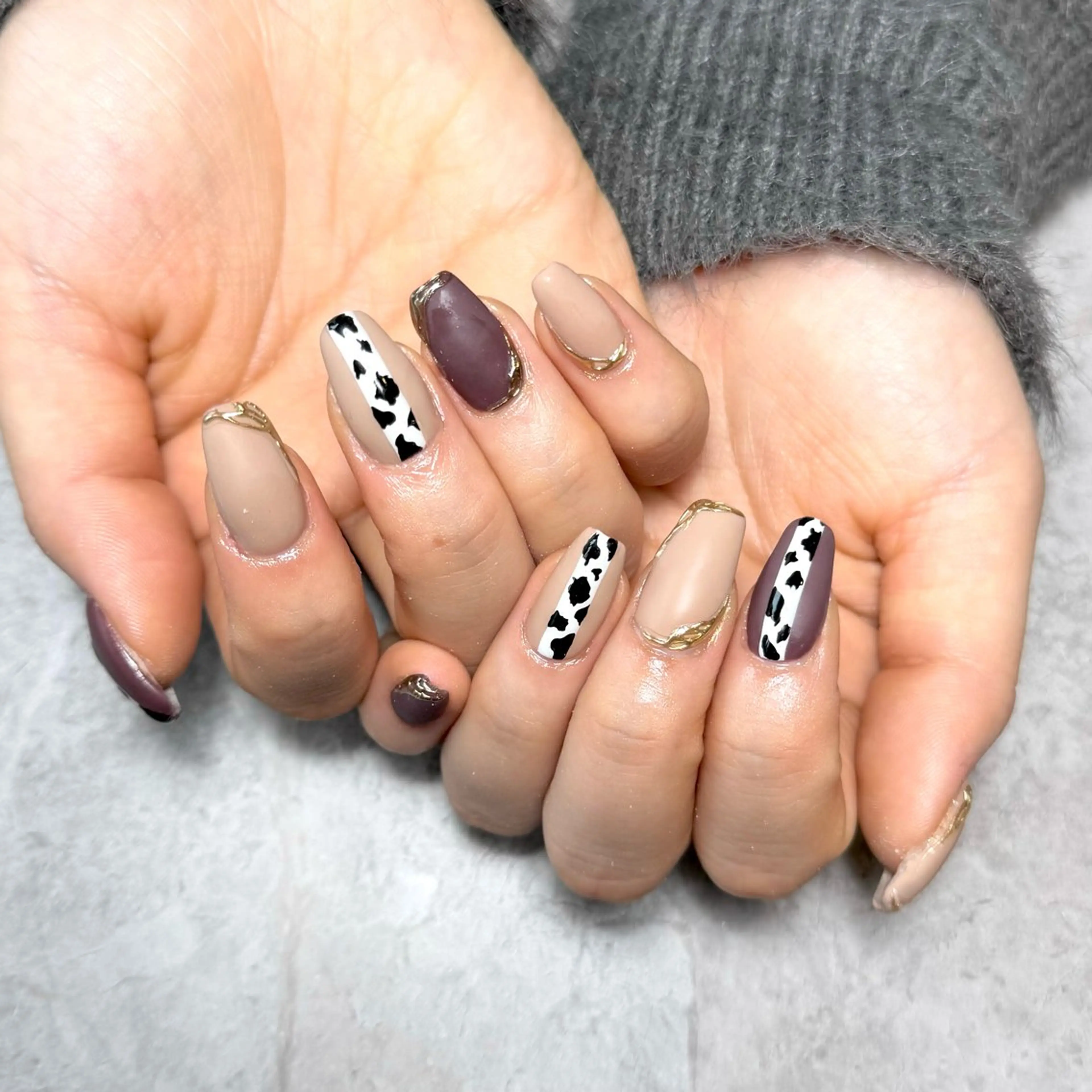 ネイル アニマル柄 キラキラネイル ミラーネイル ハンドネイル Nail Salon Lillion【リリオン】所属・lillion karenのネイルデザイン