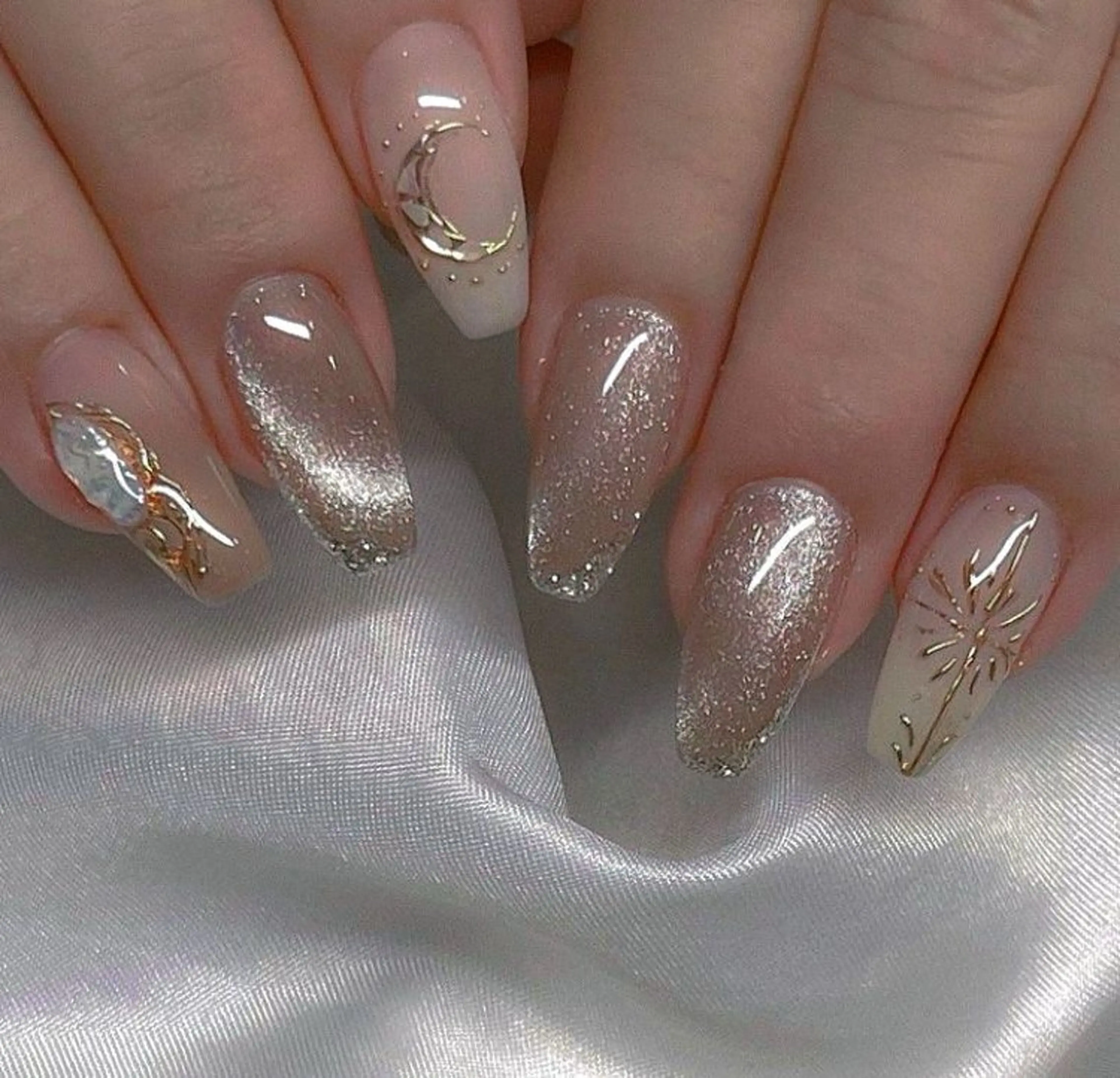 ネイル 長さ出し フレンチネイル グラデーション 卒業式 マグネットネイル ハンドネイル MIHANA NAILのネイルデザイン