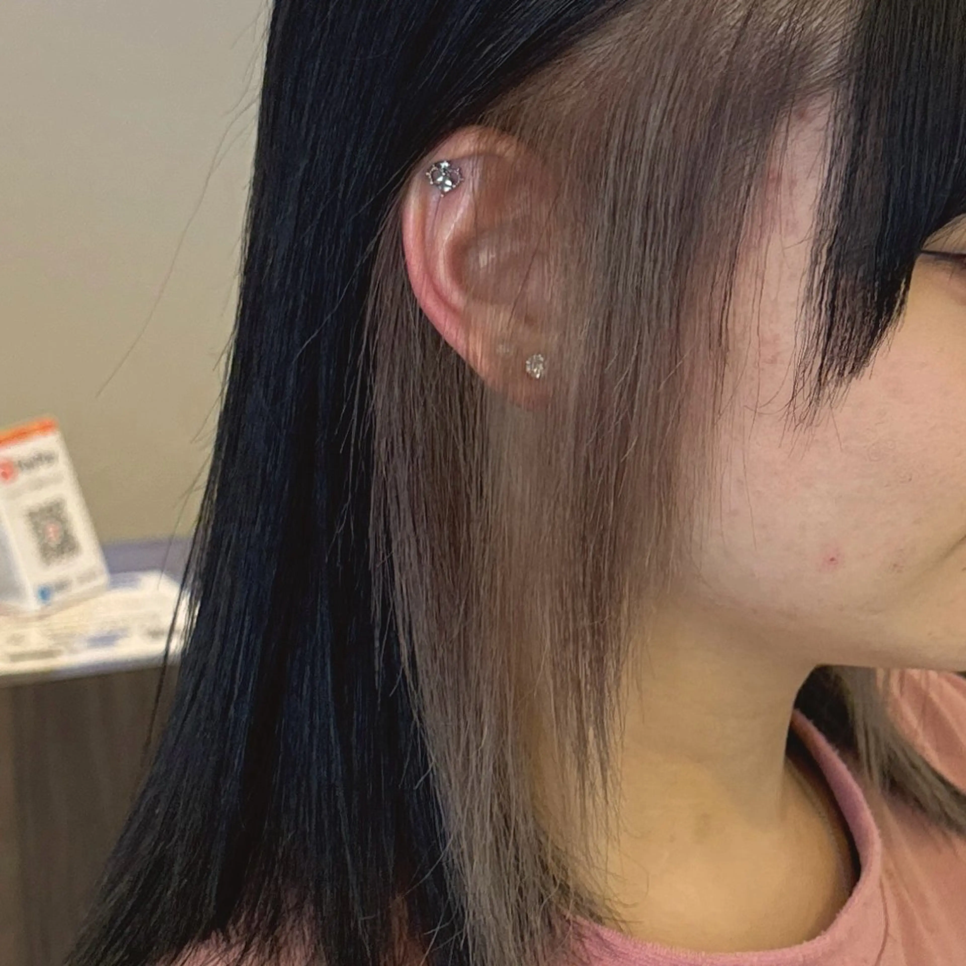 ミディアム カラー ブリーチ イヤリングカラー Grandoll Luxe所属・大神 鈴夏のヘアスタイル