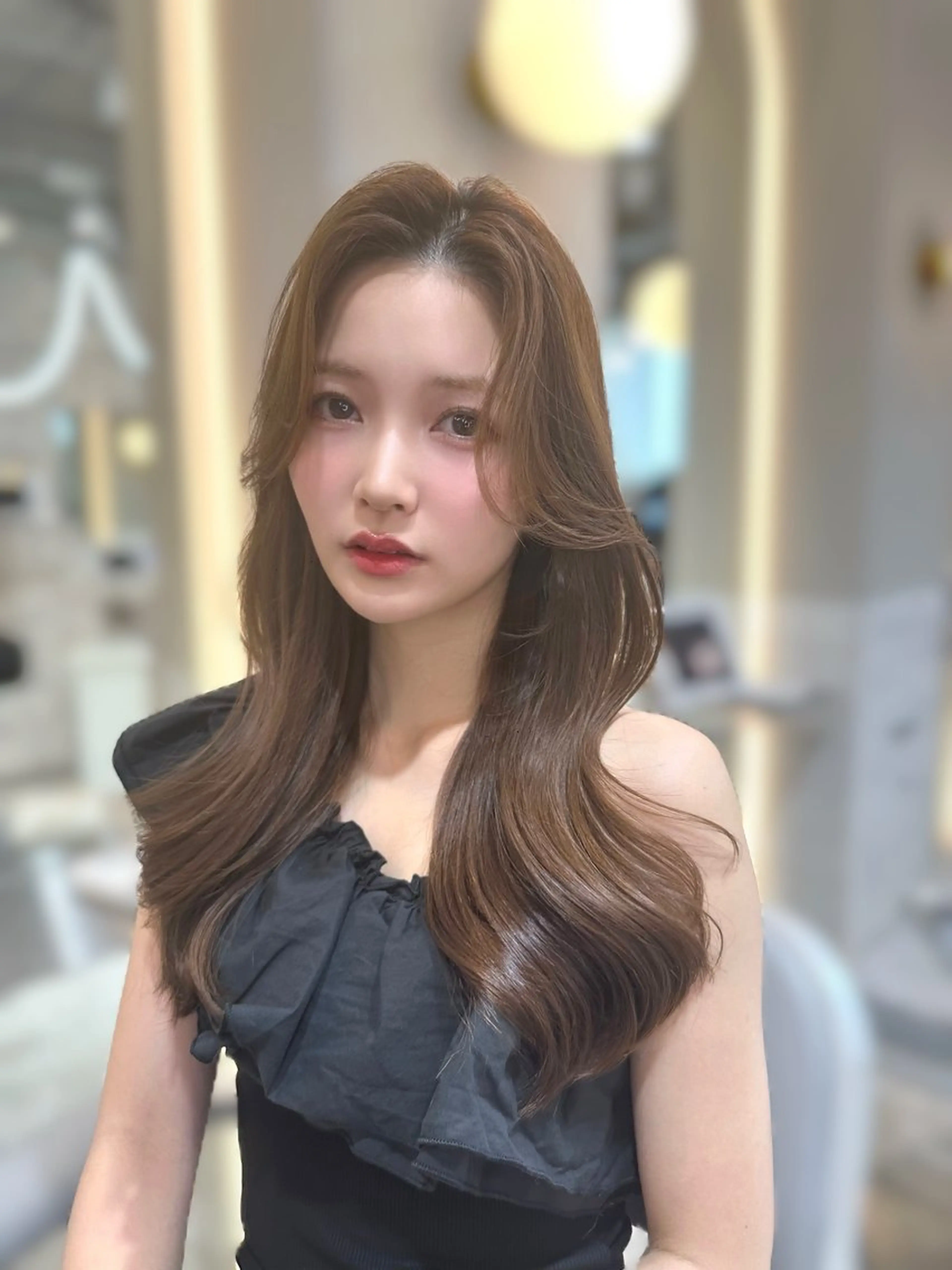 セミロング カラー ベージュカラー ブリーチ 透明感カラー ブリーチなしカラー オリーブベージュ カット ヘアカラー トリートメント ヘアセット 韓国レイヤー/透明感 カラー/髪質改善角所のヘアスタイル