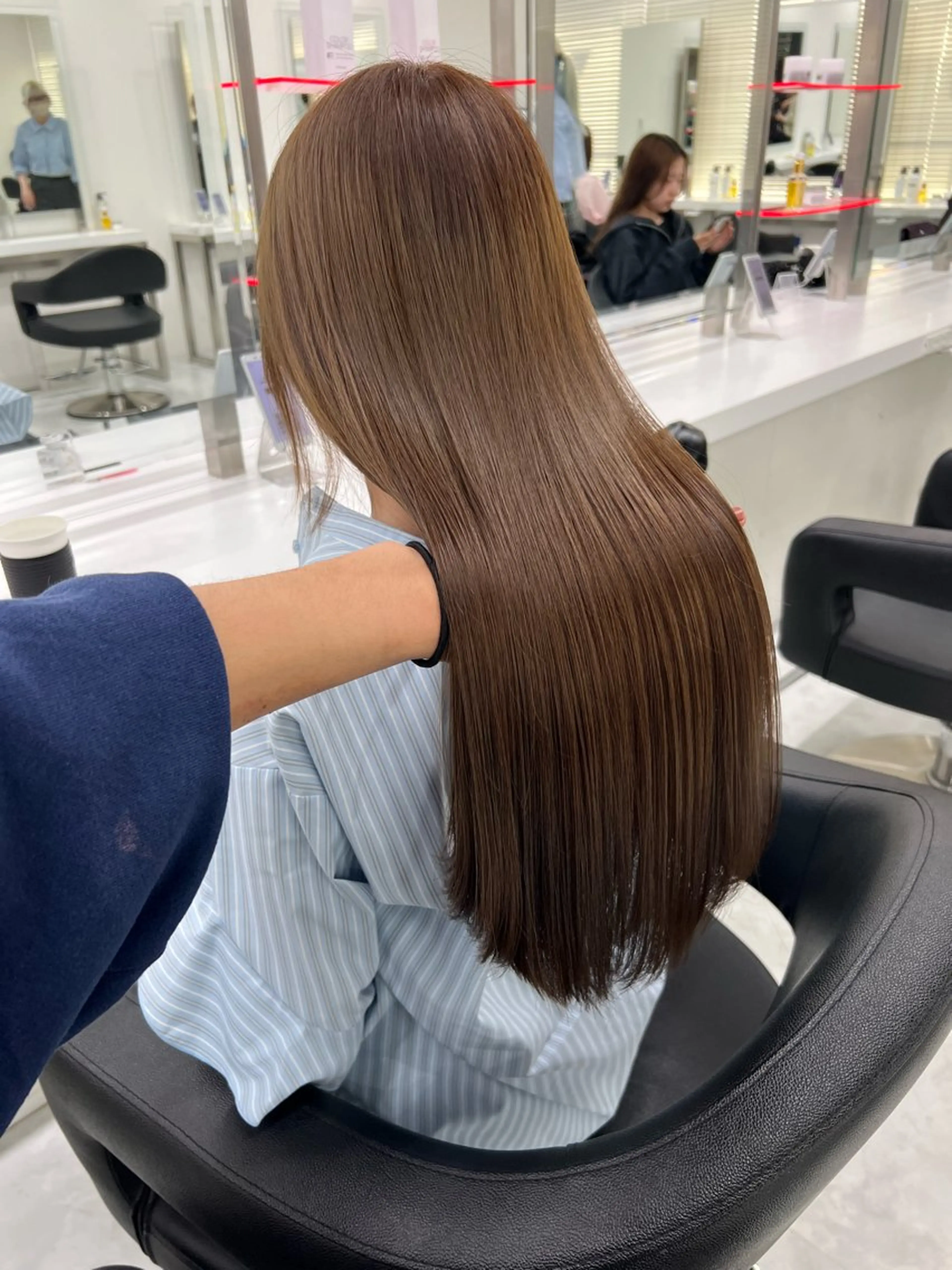 ロング カラー オリーブカラー🫒 レイヤーカット✂︎のヘアスタイル