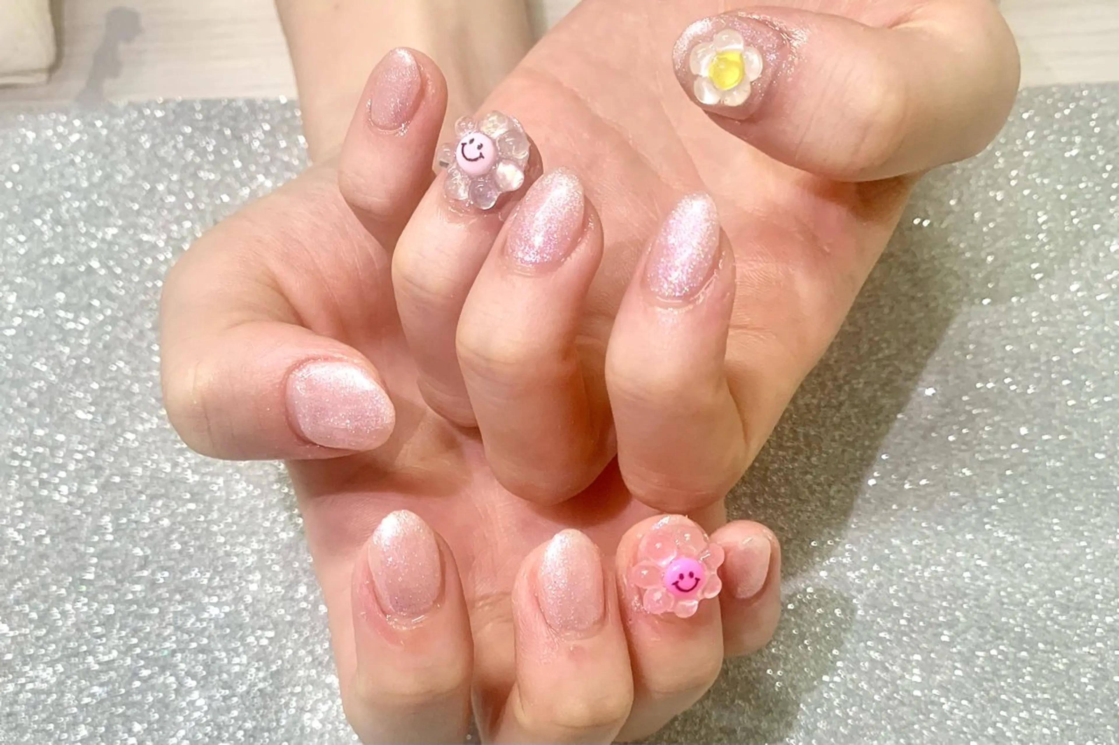 ネイル VIERU YURIのネイルデザイン