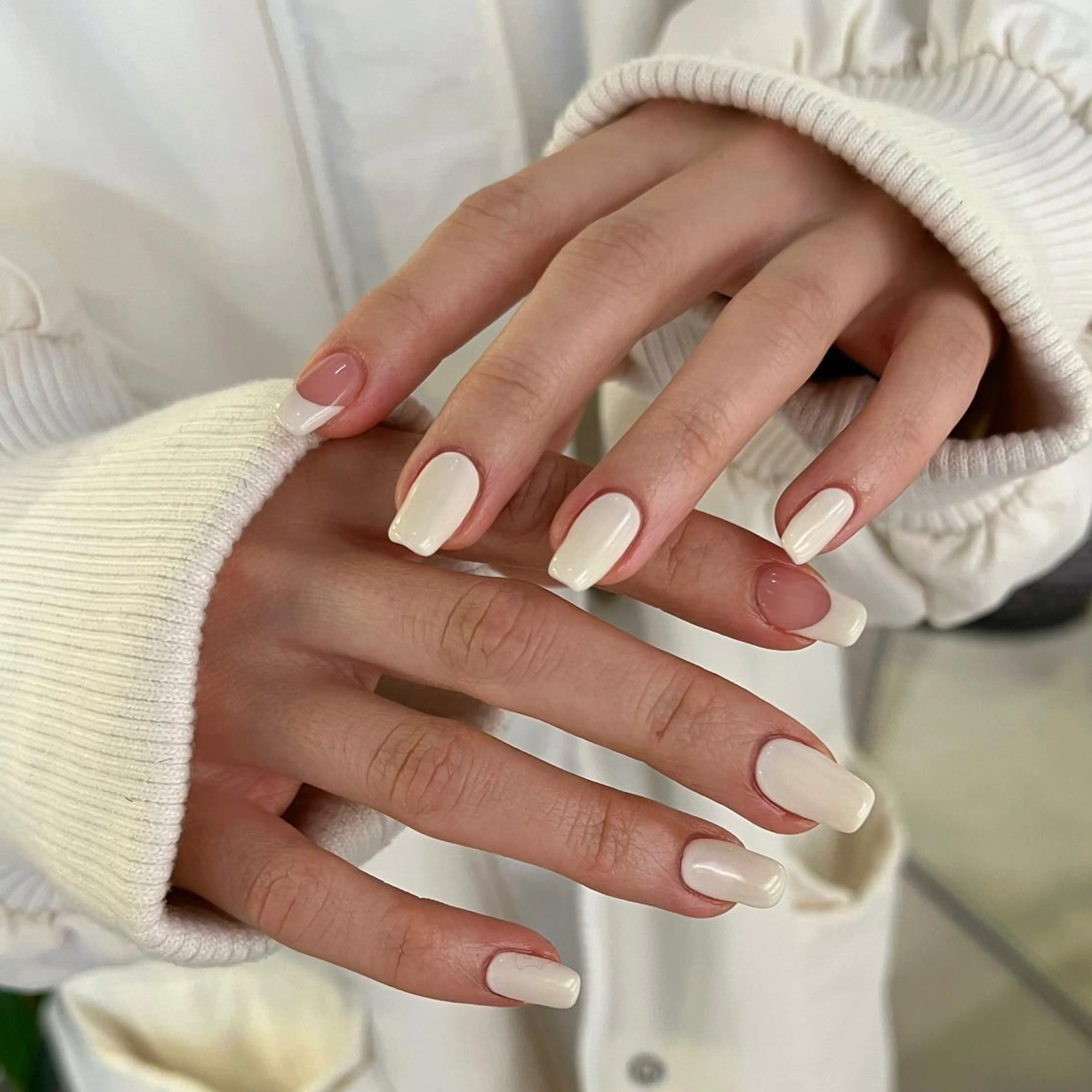 ネイル フレンチネイル 持ち込み ホワイト Nico所属・Nico🌛 Karenのネイルデザイン