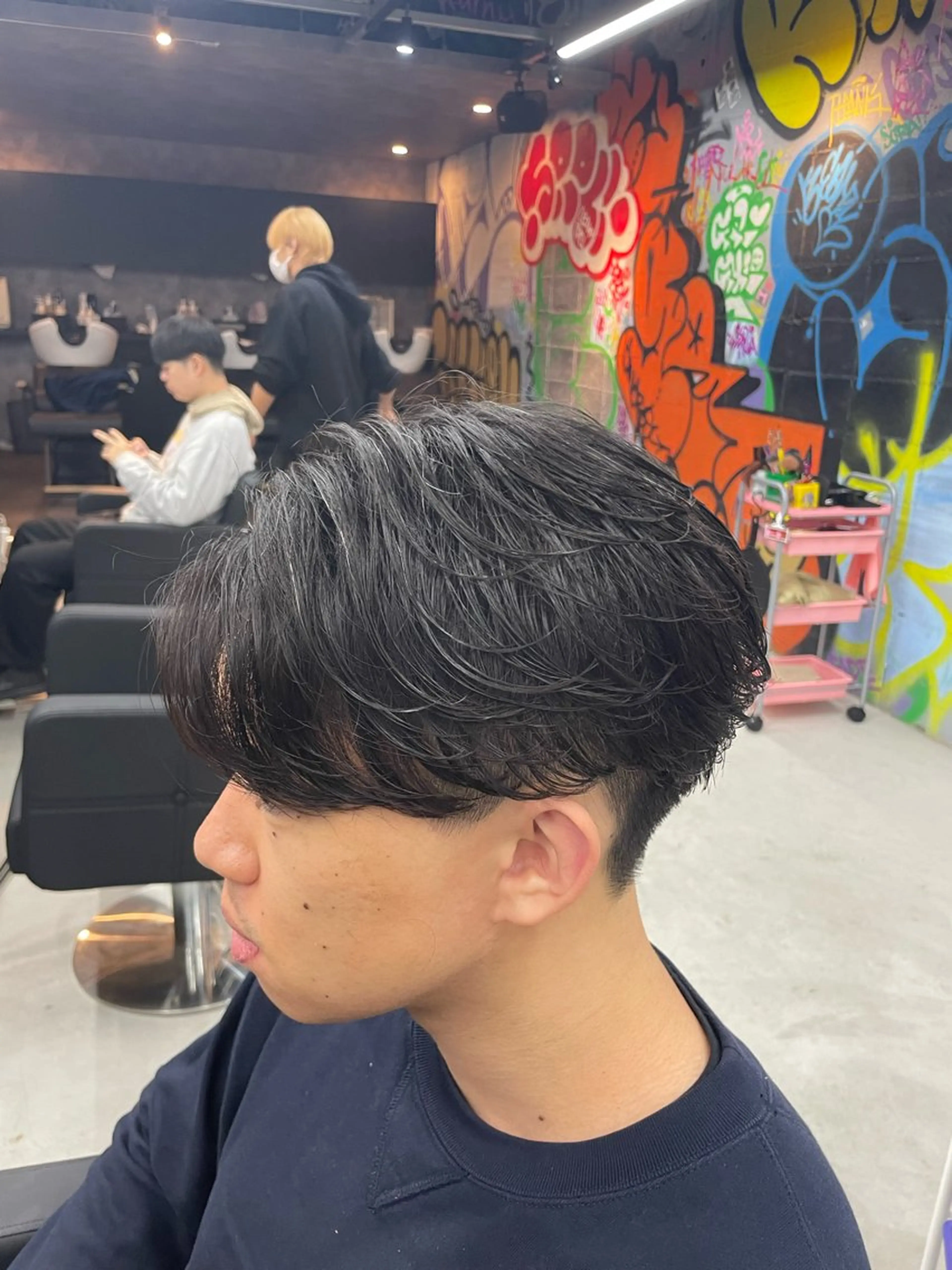 ショート カット パーマ メンズならお任せ フェザー／波巻きのヘアスタイル