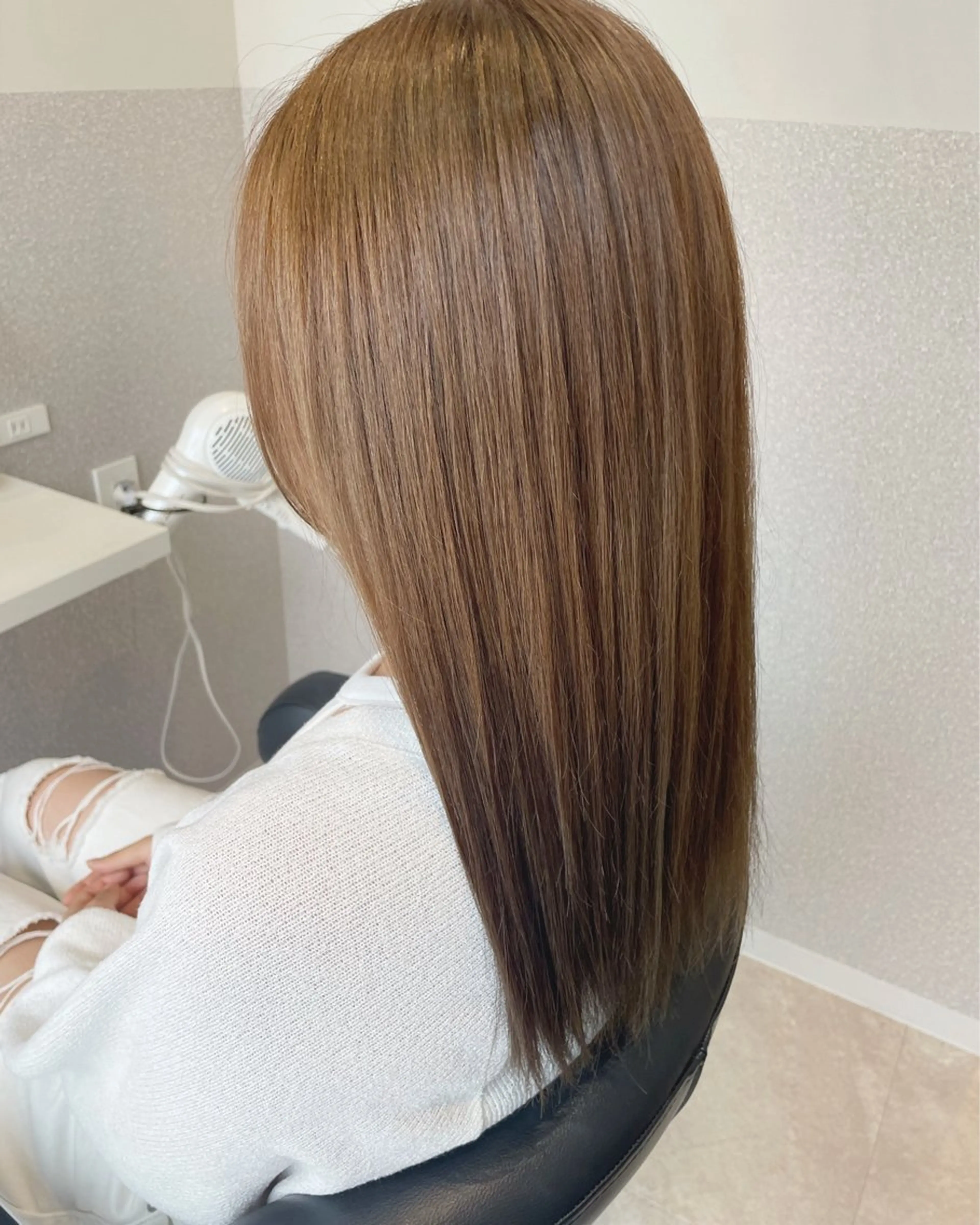 セミロング カラー ベージュカラー ブリーチ ブリーチなしカラー カット ヘアカラー 女性リピ90%🍨 🩷佐藤みずきのヘアスタイル