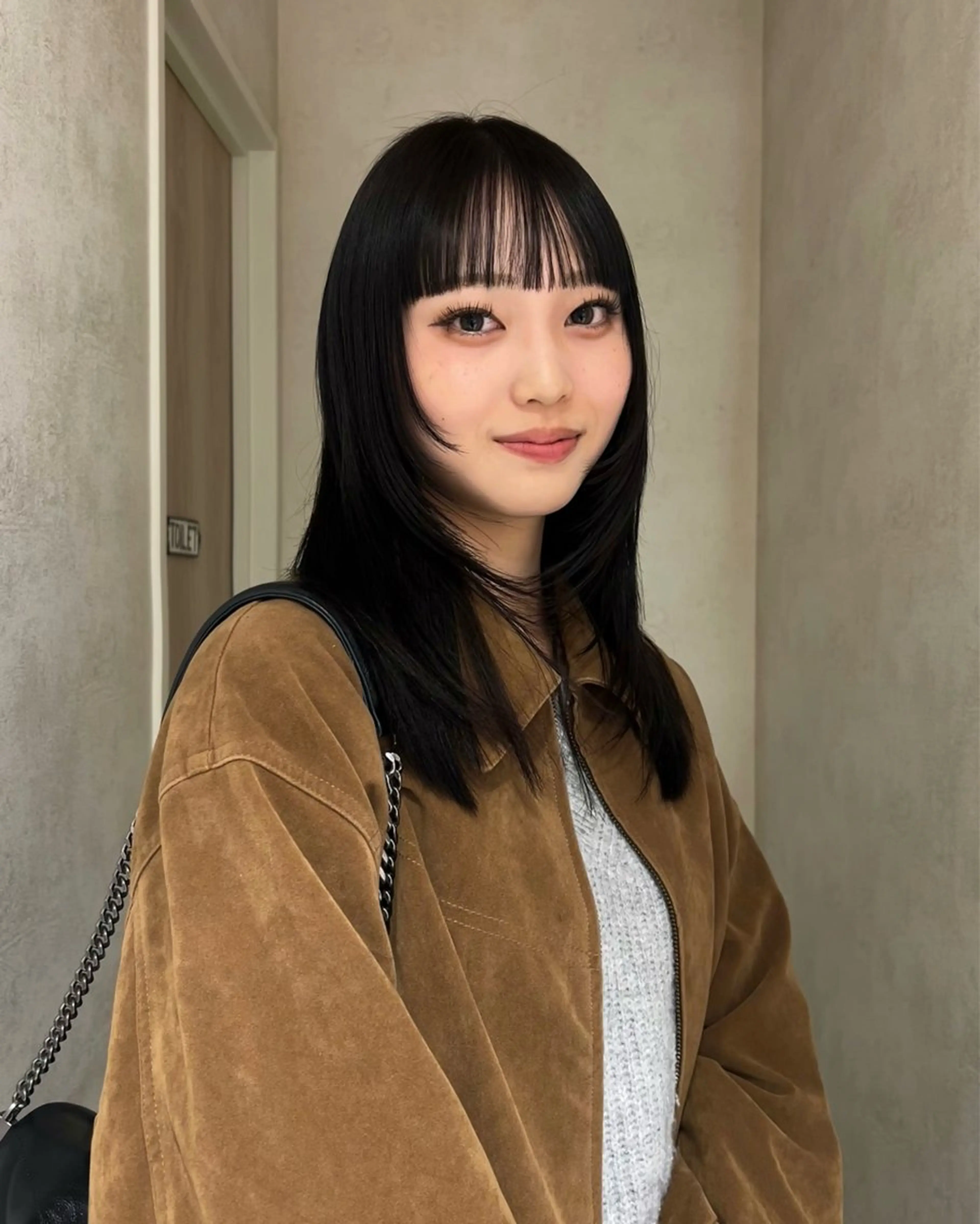 ミディアム 縮毛矯正 hiyoka🐈‍⬛ ◎暖色カラー🥀のヘアスタイル