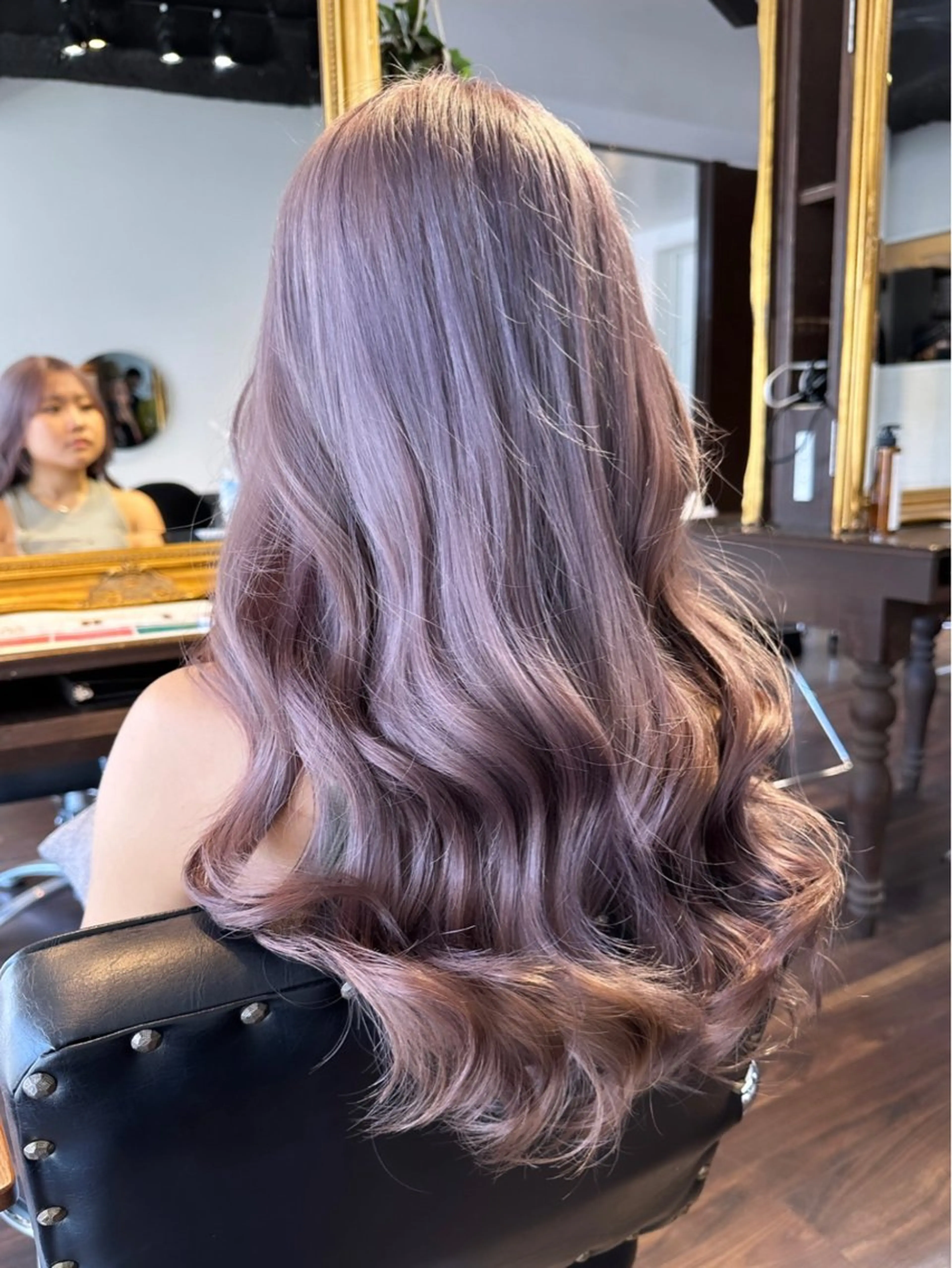 ロング カラー ヘアアレンジ ベージュカラー ブリーチ イヤリングカラー ハイトーンカラー ミルクティーベージュ カット ヘアカラー トリートメント 髪質改善/縮毛矯正 ダブルカラー/Youのヘアスタイル