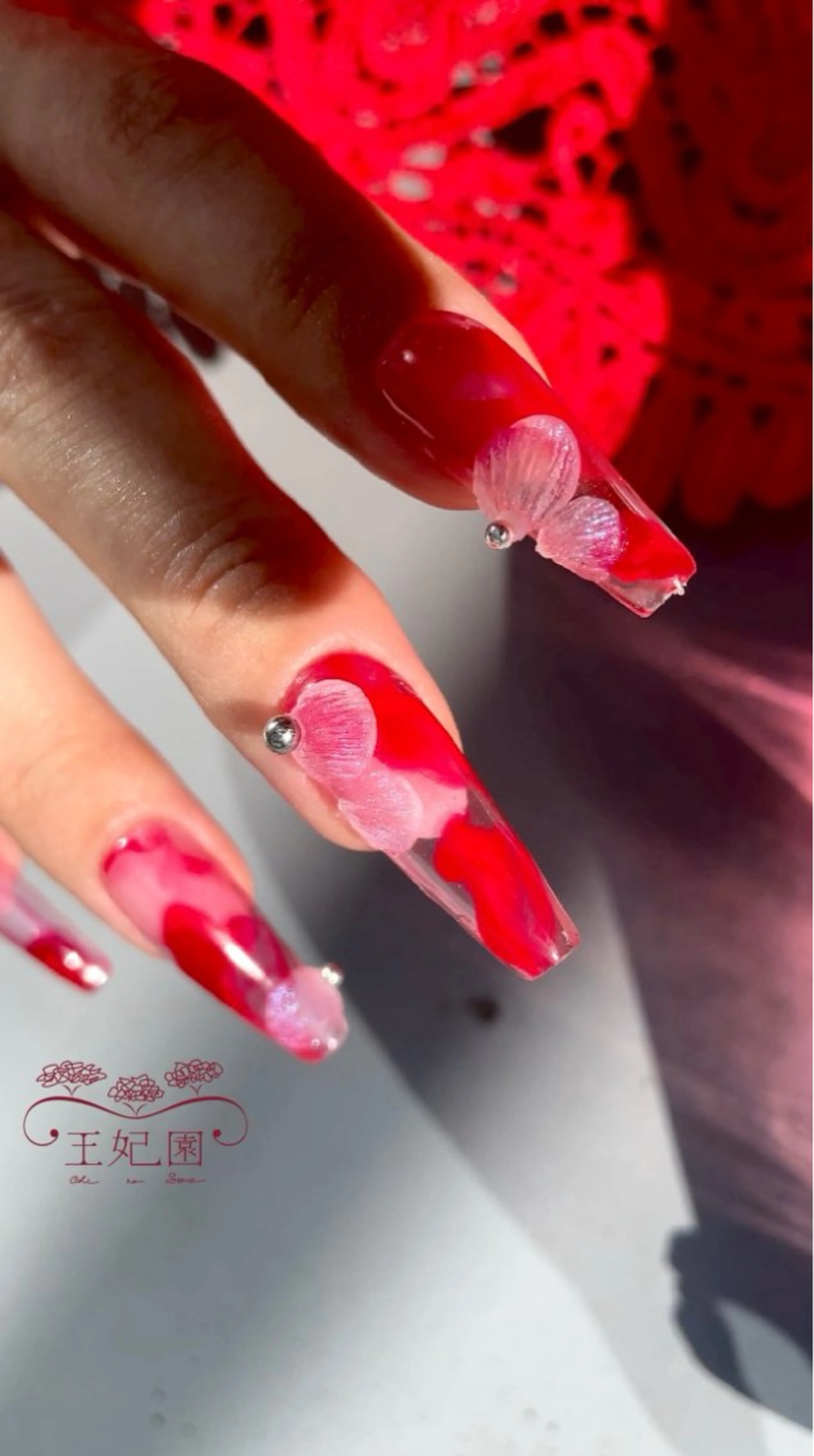 ネイル 赤色 nail salon王妃の園所属・王妃の園 ohinosonoのネイルデザイン