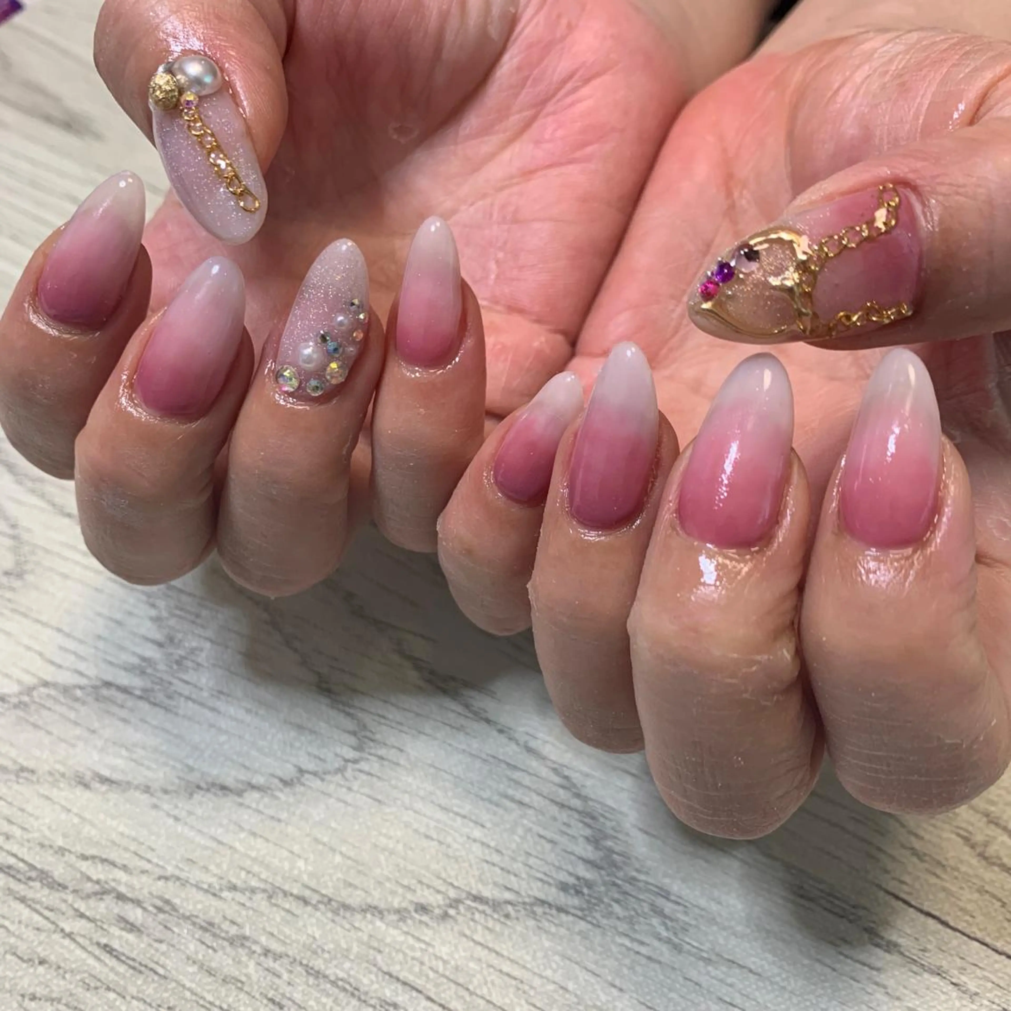 ネイル ハンドネイル フットネイル Adite nailのネイルデザイン