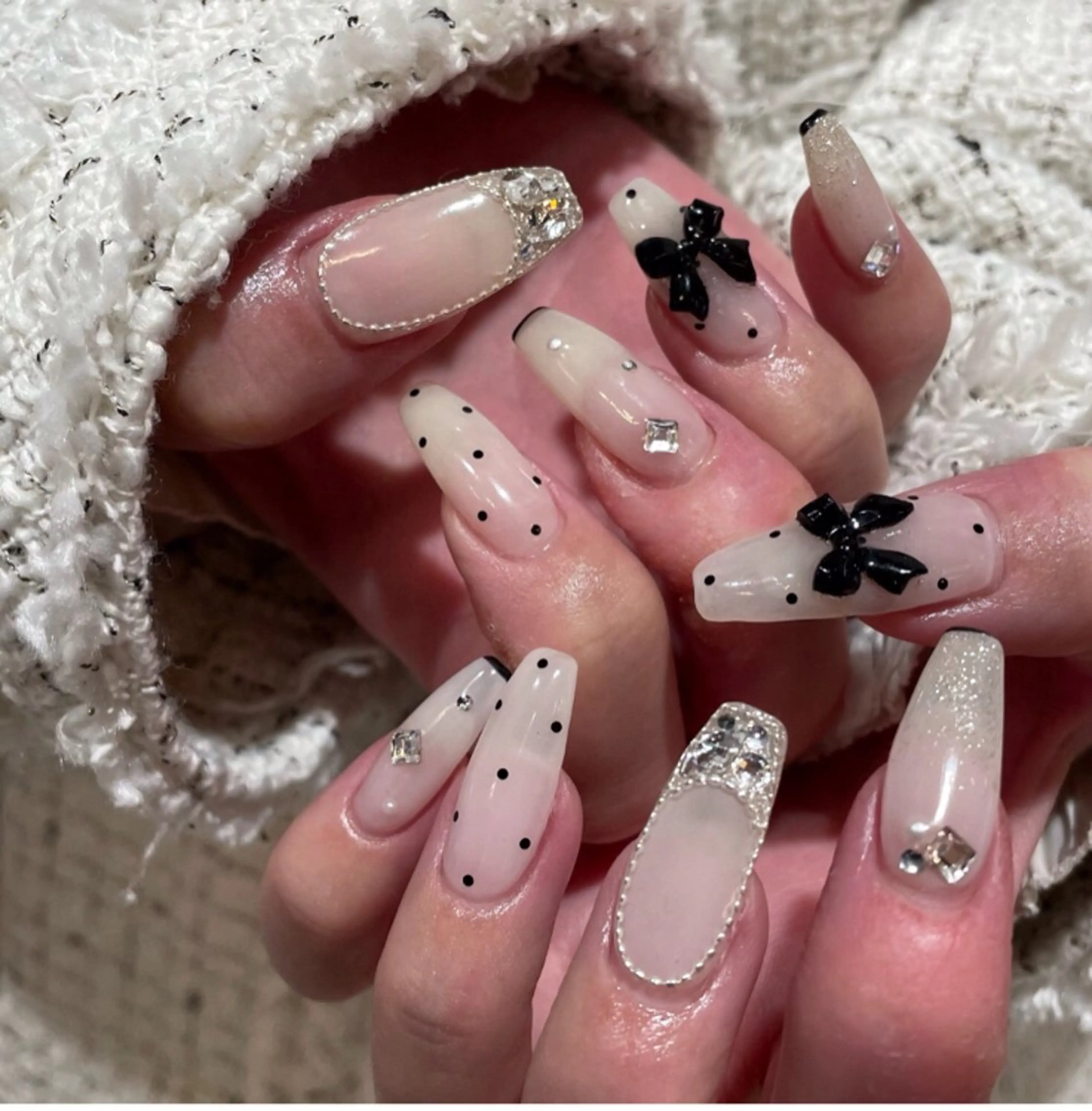 ネイル 長さ出し グラデーション キラキラネイル 韓国ネイル ラメ(グリッター) ハンドネイル ハンドケア Chisa Nail Studio所属・チ サのネイルデザイン