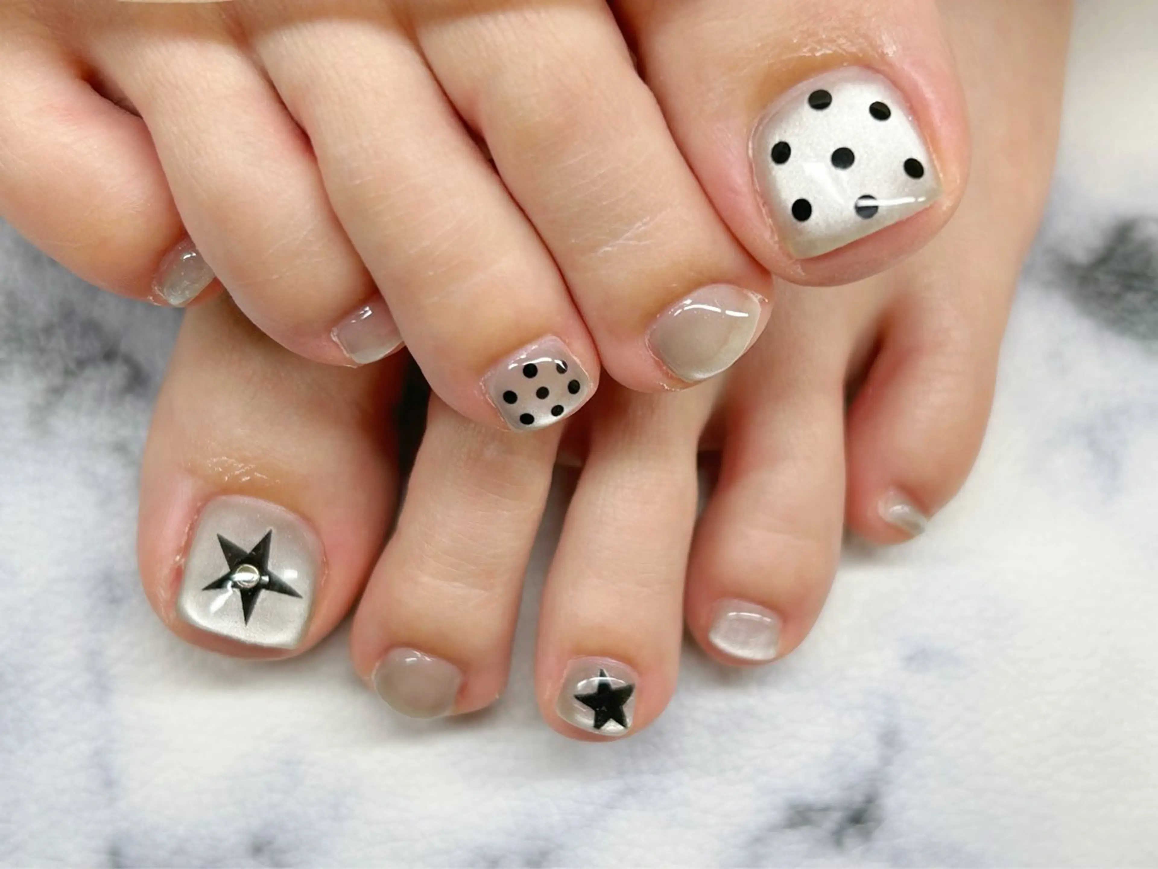 ネイル アートネイル チークネイル 成人式 入学式 長さ出し フットネイル Lino Nailのネイルデザイン