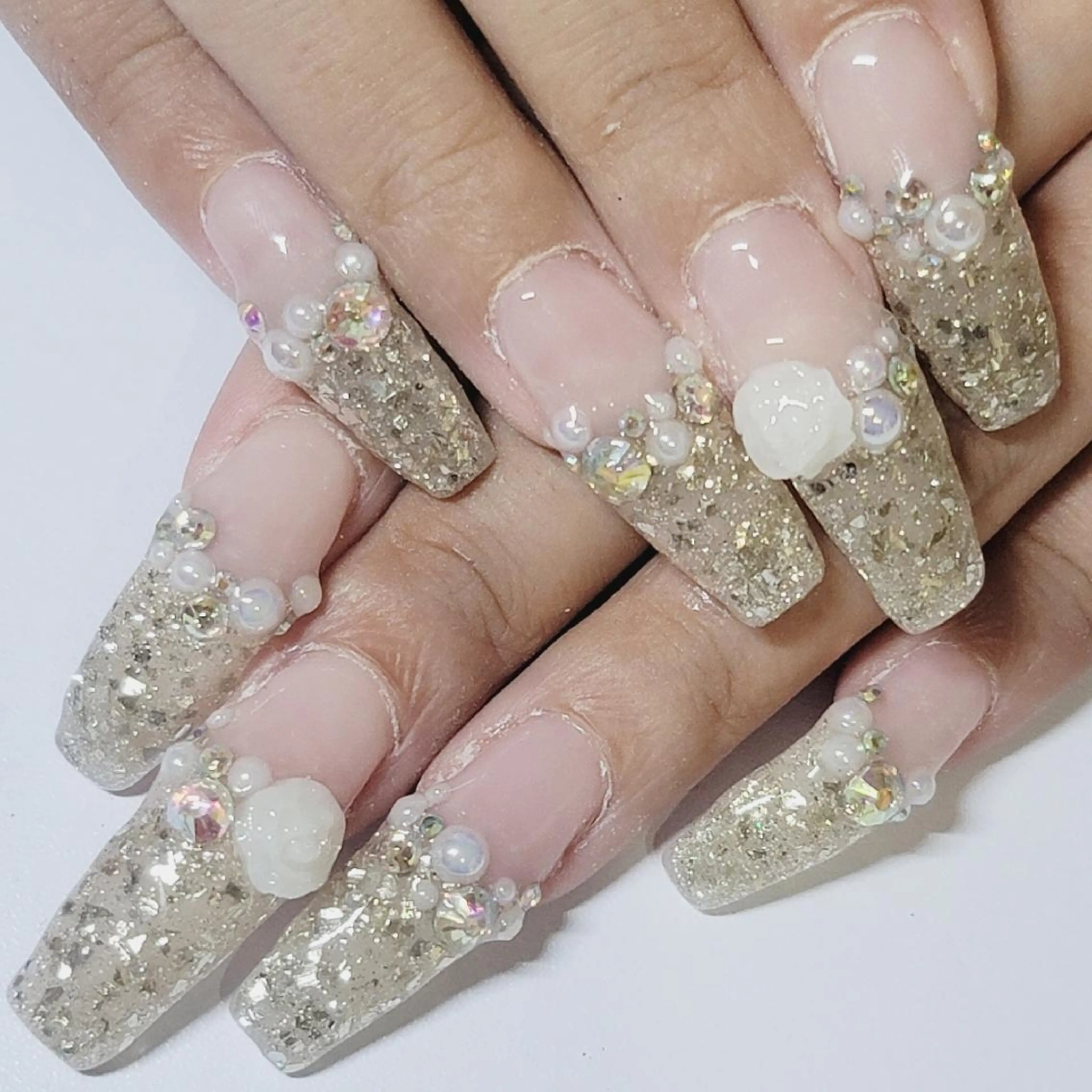 ネイル フレンチネイル ガラスフレンチ シルバー ストーンネイル ハンドネイル よしだ ひろきのネイルデザイン