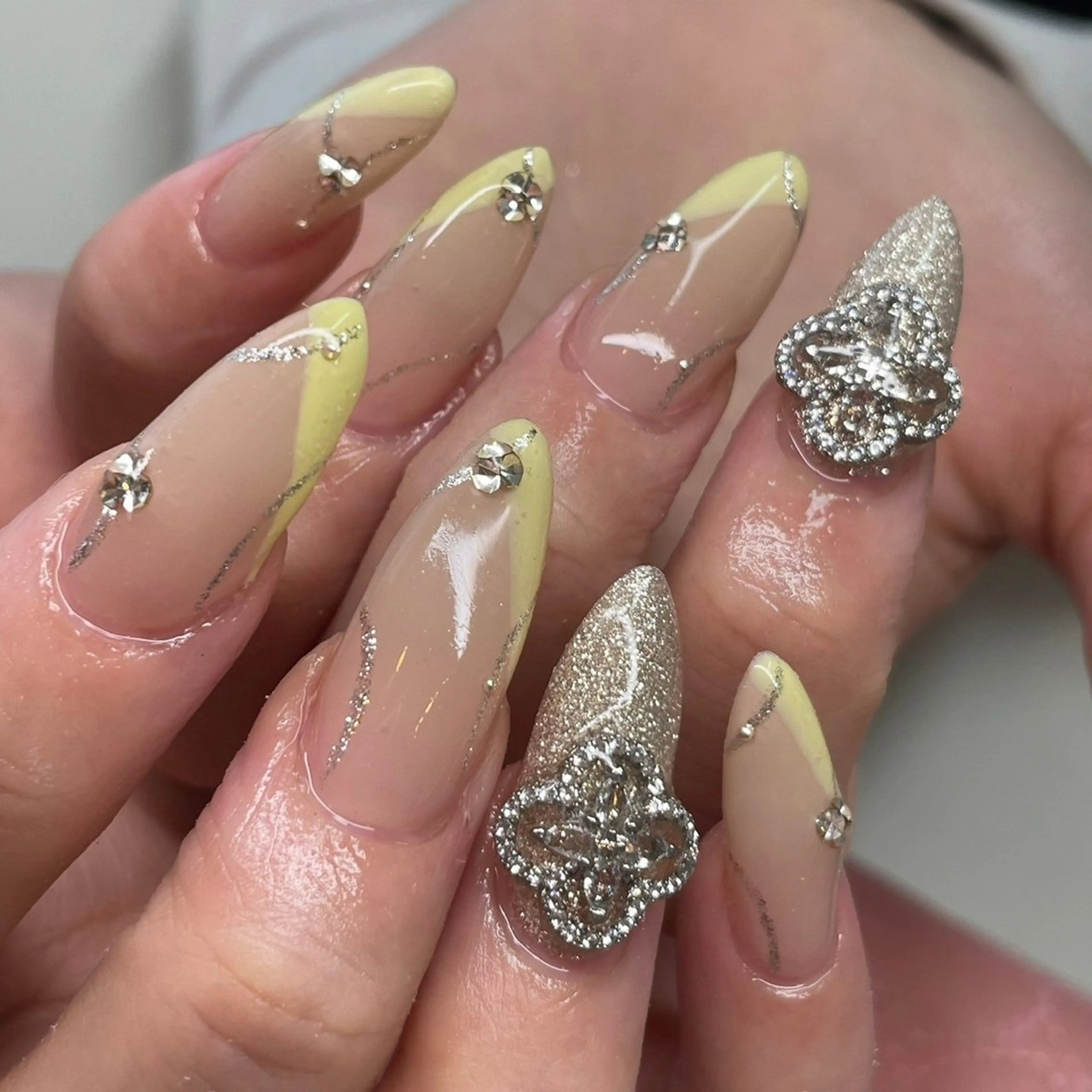 ネイル フレンチネイル Epokku 心斎橋ネイルサロンのネイルデザイン