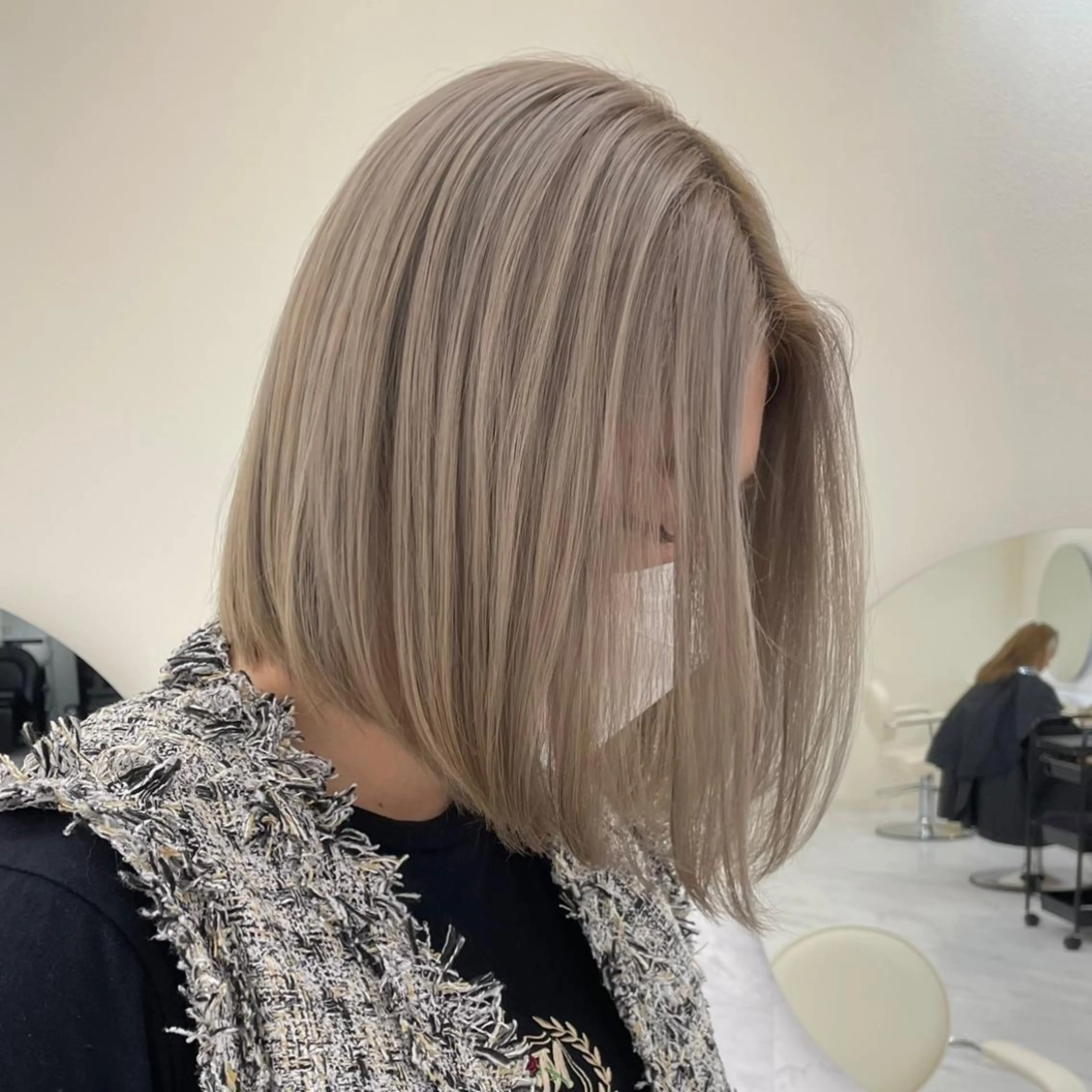 ミディアム カラー ヘアアレンジ ベージュカラー ダブルカラー ハイトーンカラー ミルクティーベージュ ピンクカラー mao透明感カラー 似合わせヘアメイクのヘアスタイル