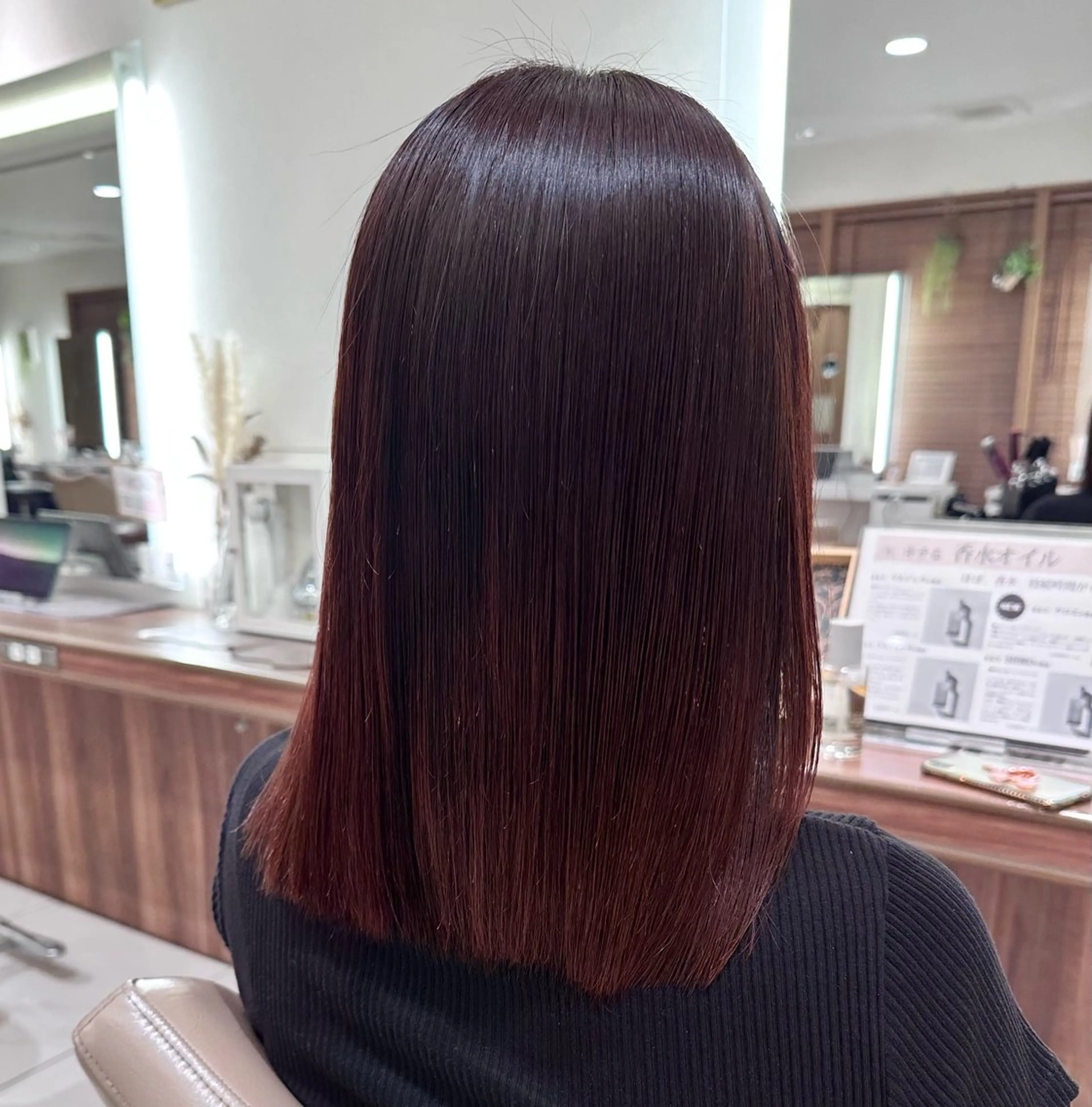 ショート カラー ボルドーカラー ヘアカラー トリートメント 加藤 芽実のヘアスタイル