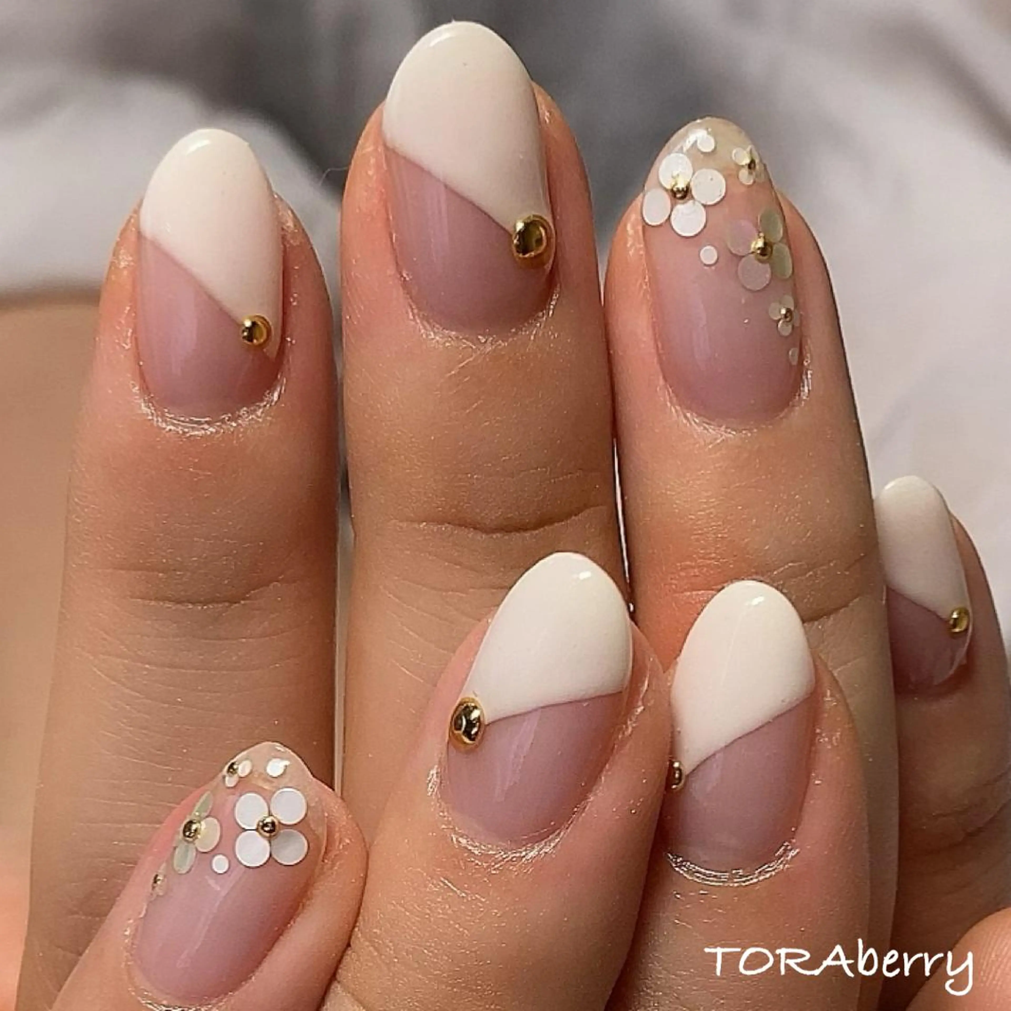 ネイル フレンチネイル 斜めフレンチ ハンドネイル ネイリスト なつみのネイルデザイン