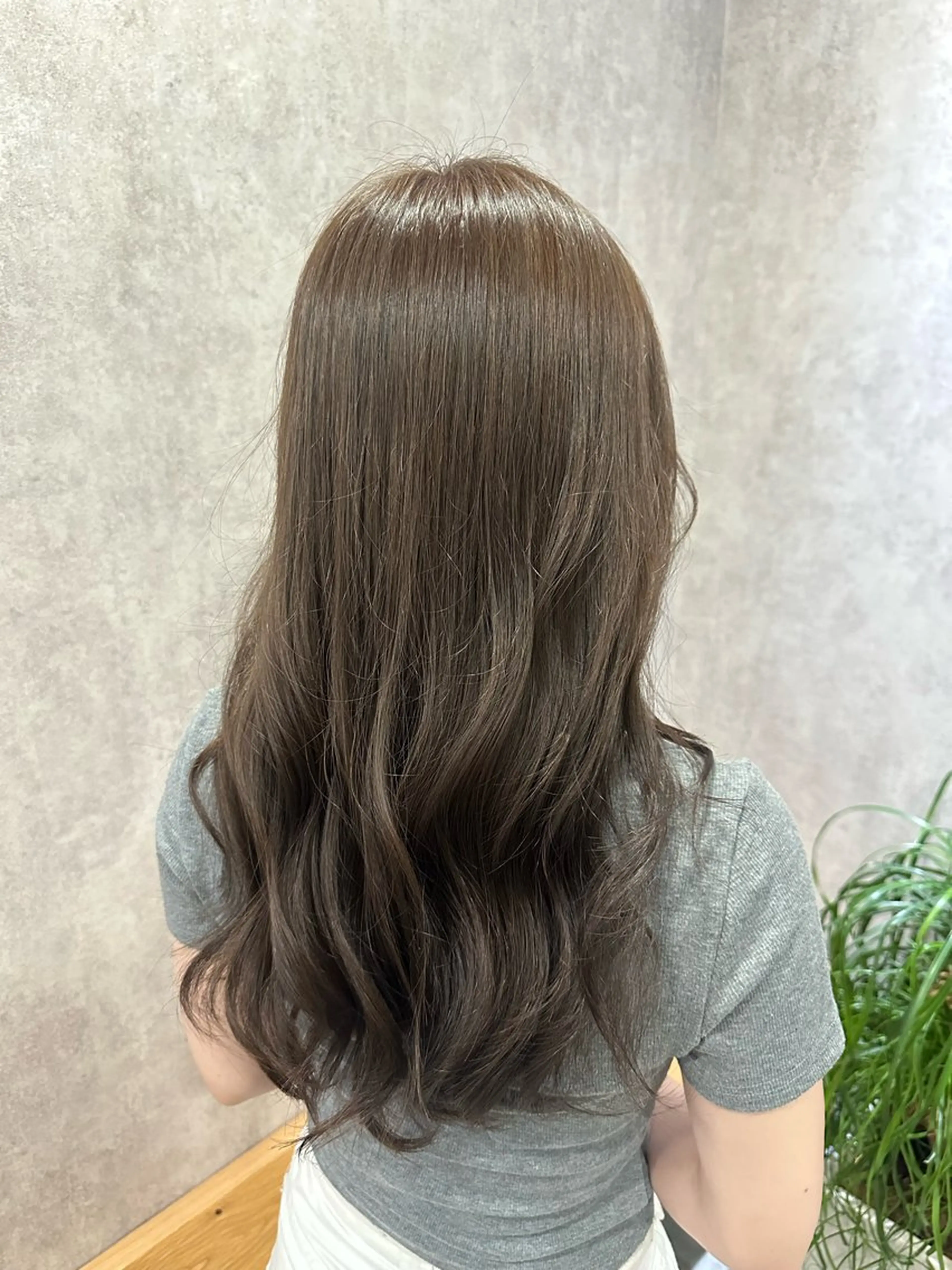 ロング ヘアカラー トリートメント MOURI CHISATOのヘアスタイル