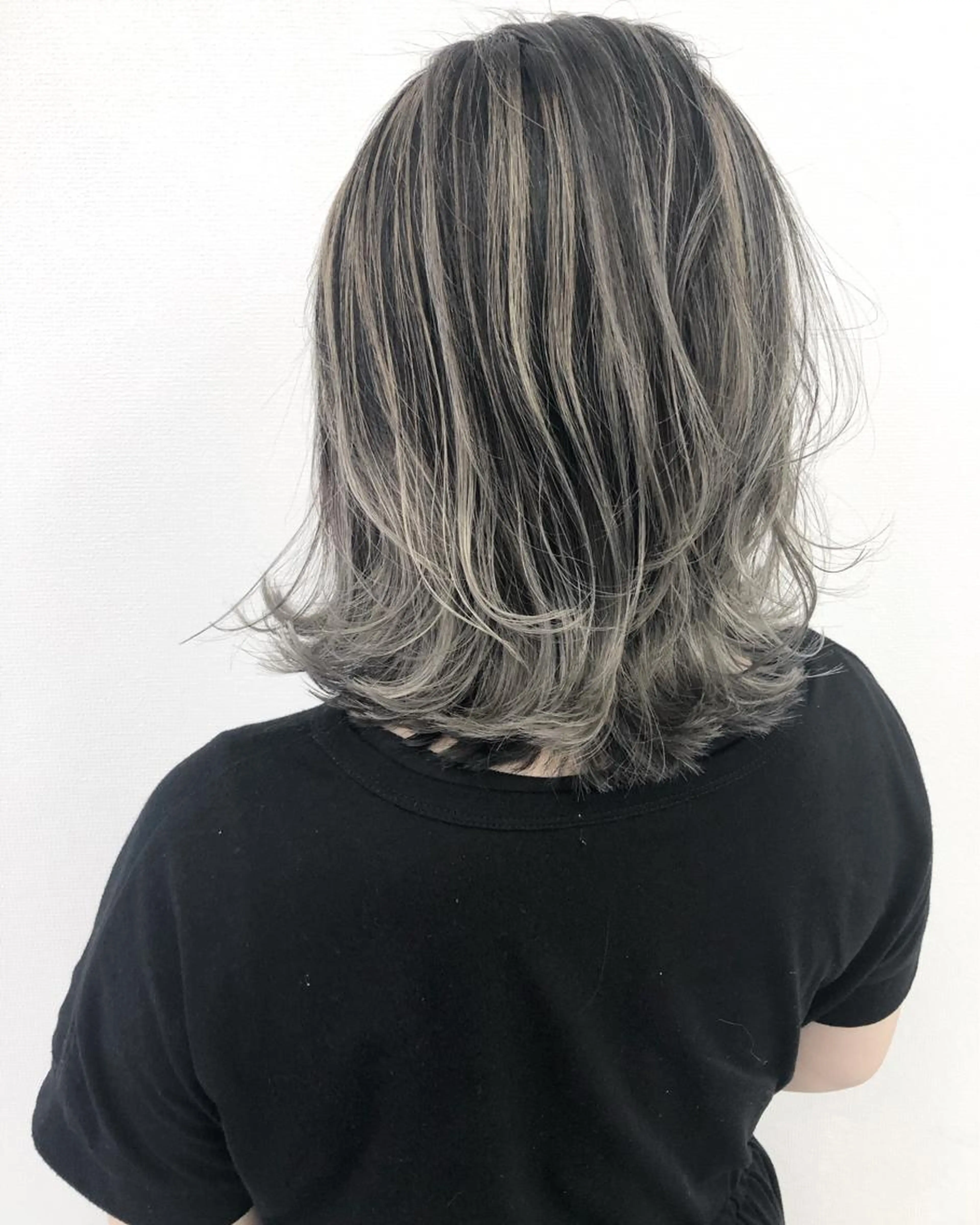 カット＋バレイヤージュカラー〔1ブリーチ込〕＋カラー＋3ステップトリートメントの写真