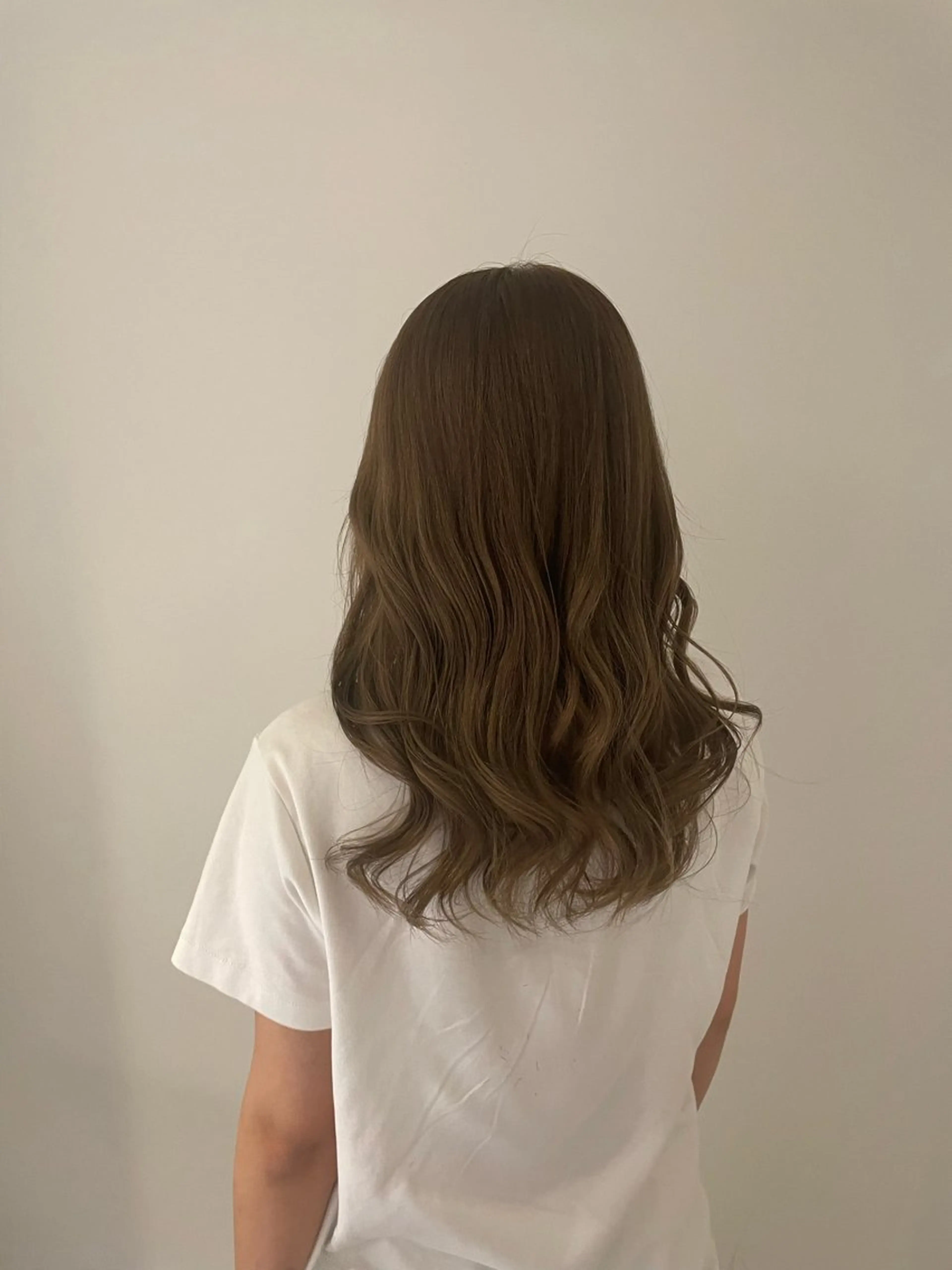 セミロング カラー ベージュカラー ブリーチ ヘアカラー 🦋カラーモデル募集 🦋荒木彩花のヘアスタイル