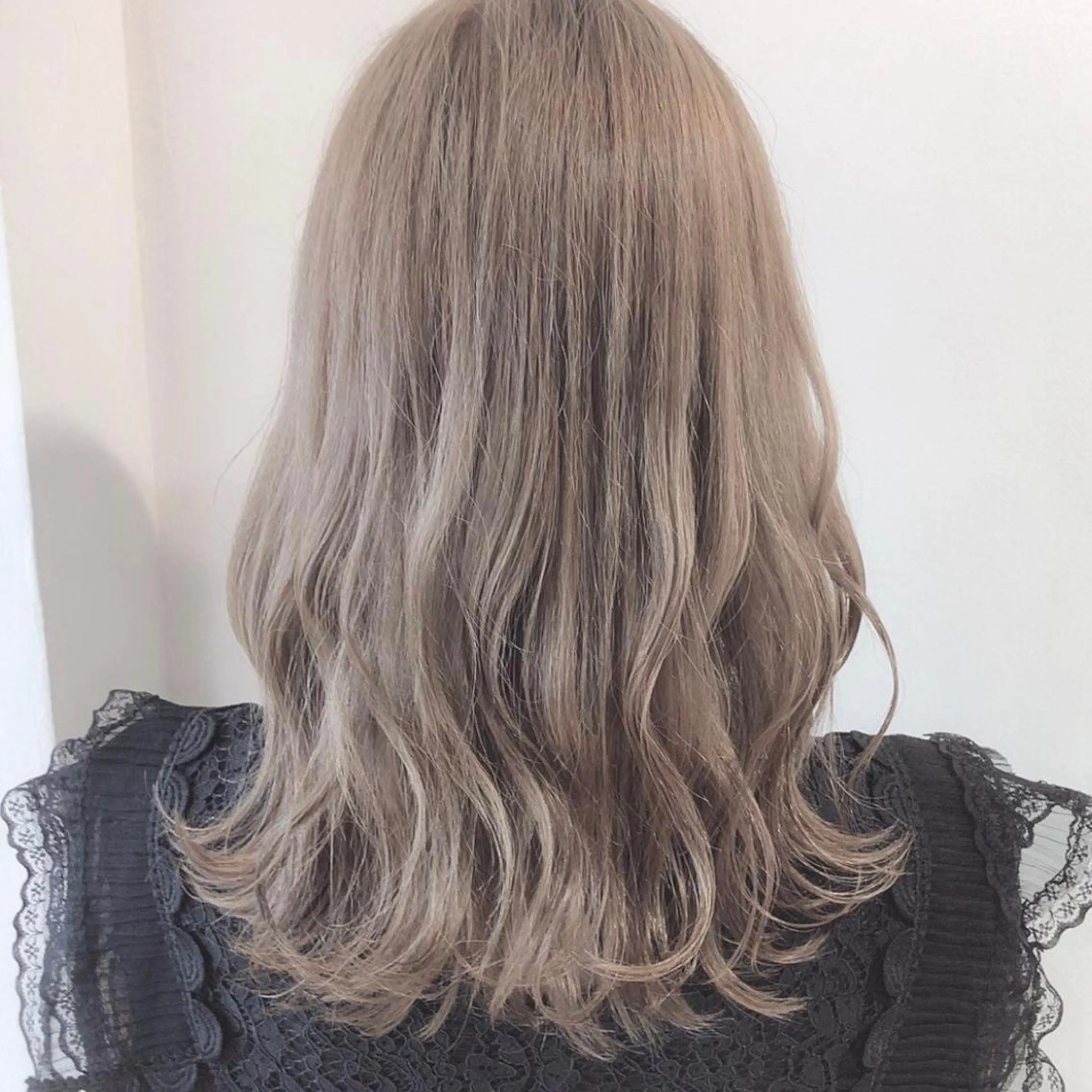 セミロング カラー カット ヘアカラー トリートメント 酒井 里穂のヘアスタイル