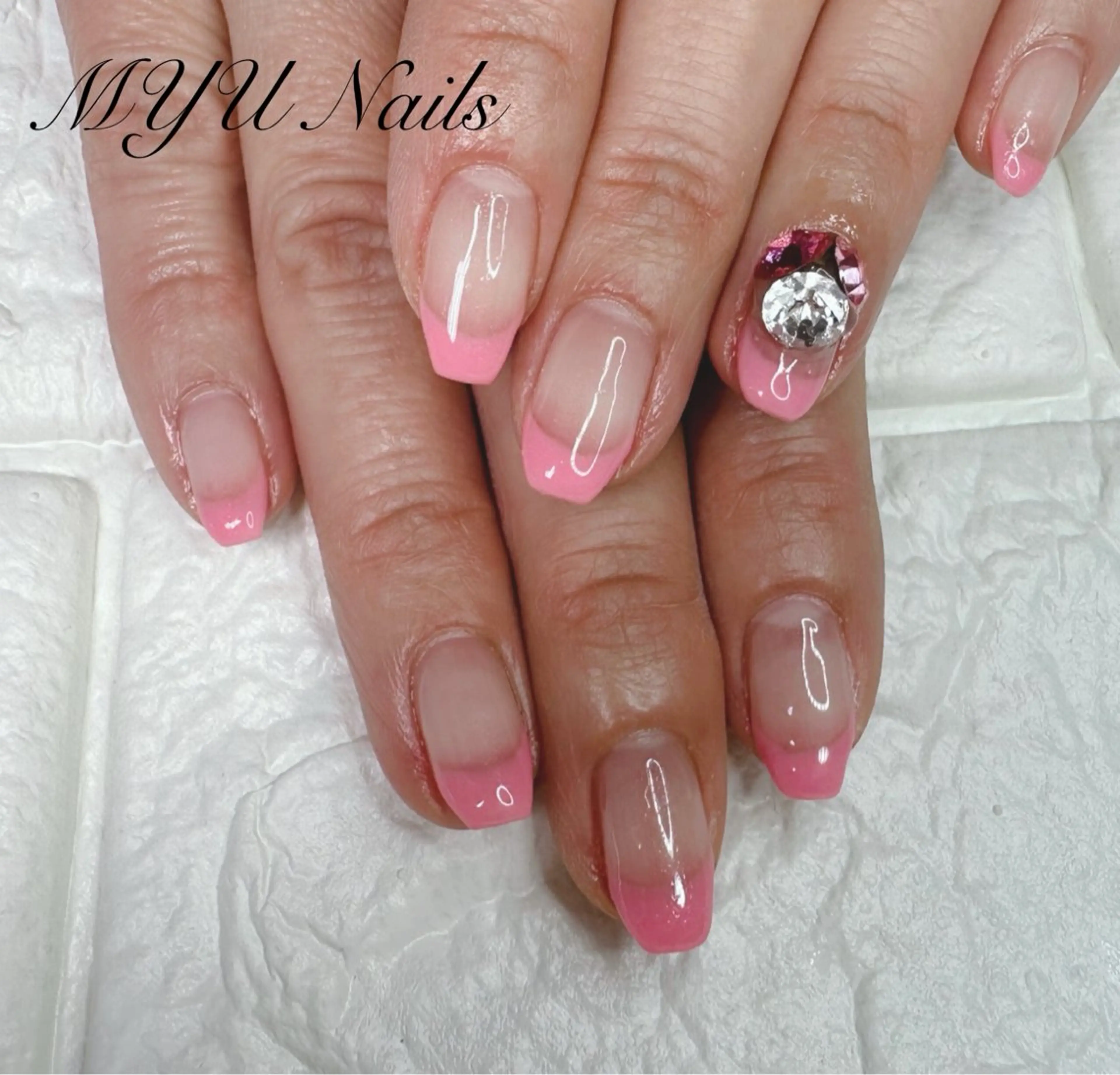 ネイル フレンチネイル ストーンネイル ハンドネイル MYU Nails所属・MYU Nailsのネイルデザイン