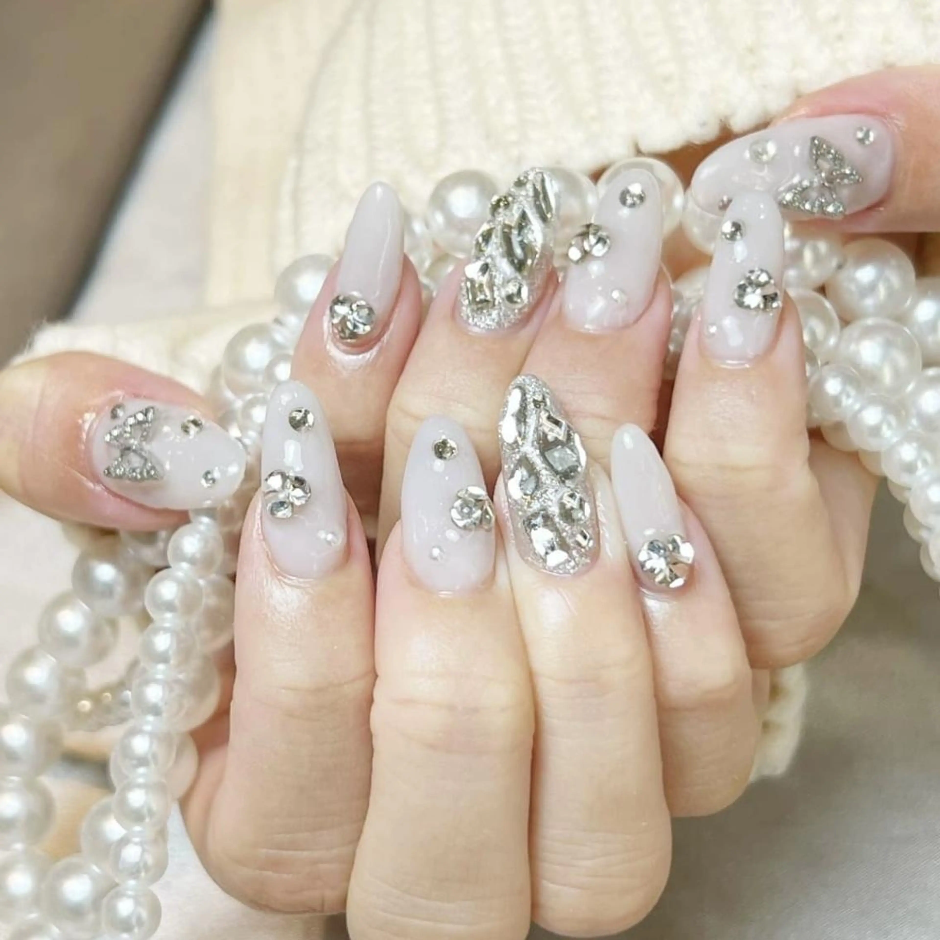 ネイル RAFFINE 月🦋🩵のネイルデザイン