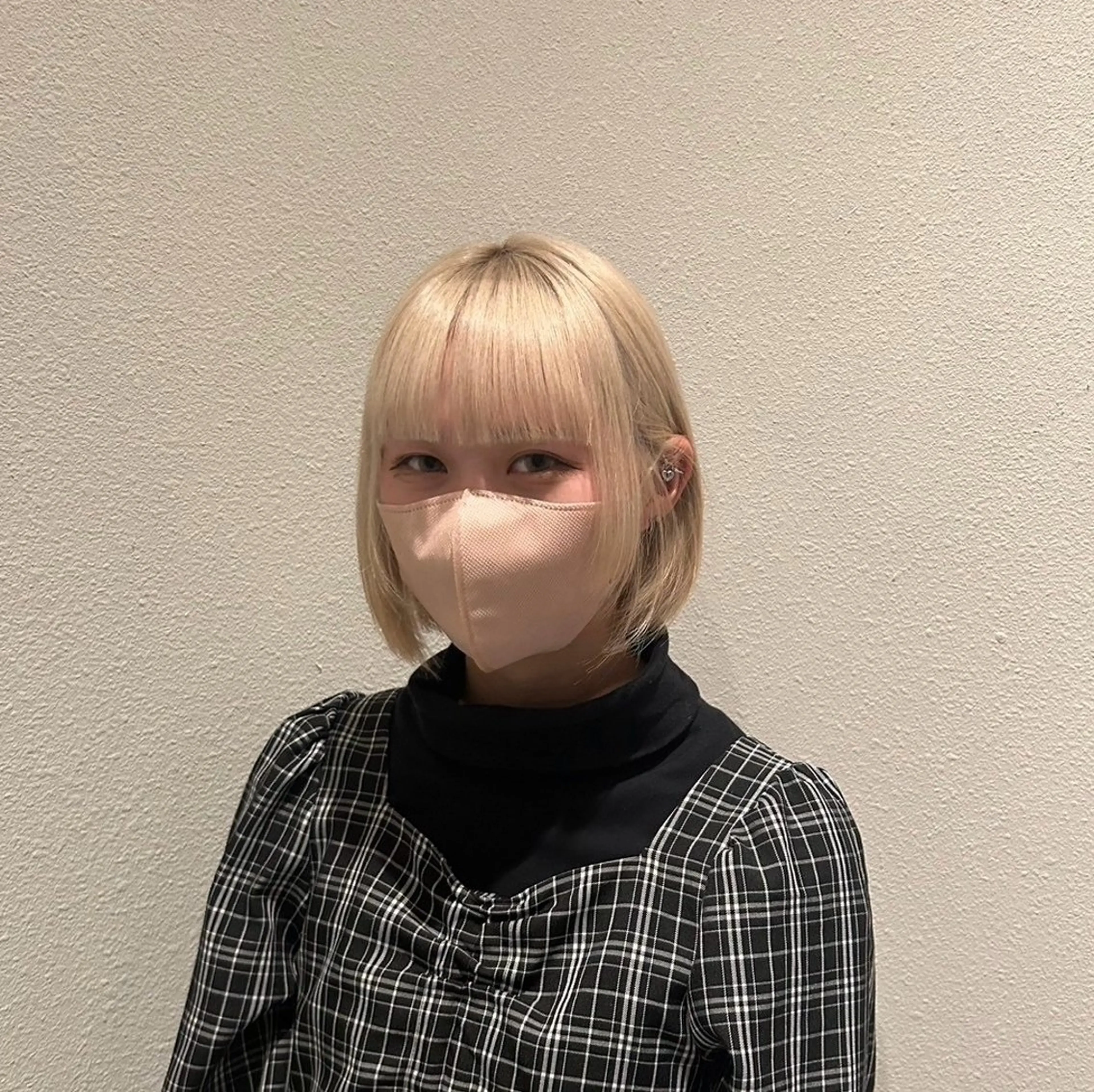 ミディアム 夏向/ハイトーン /パーマのヘアスタイル