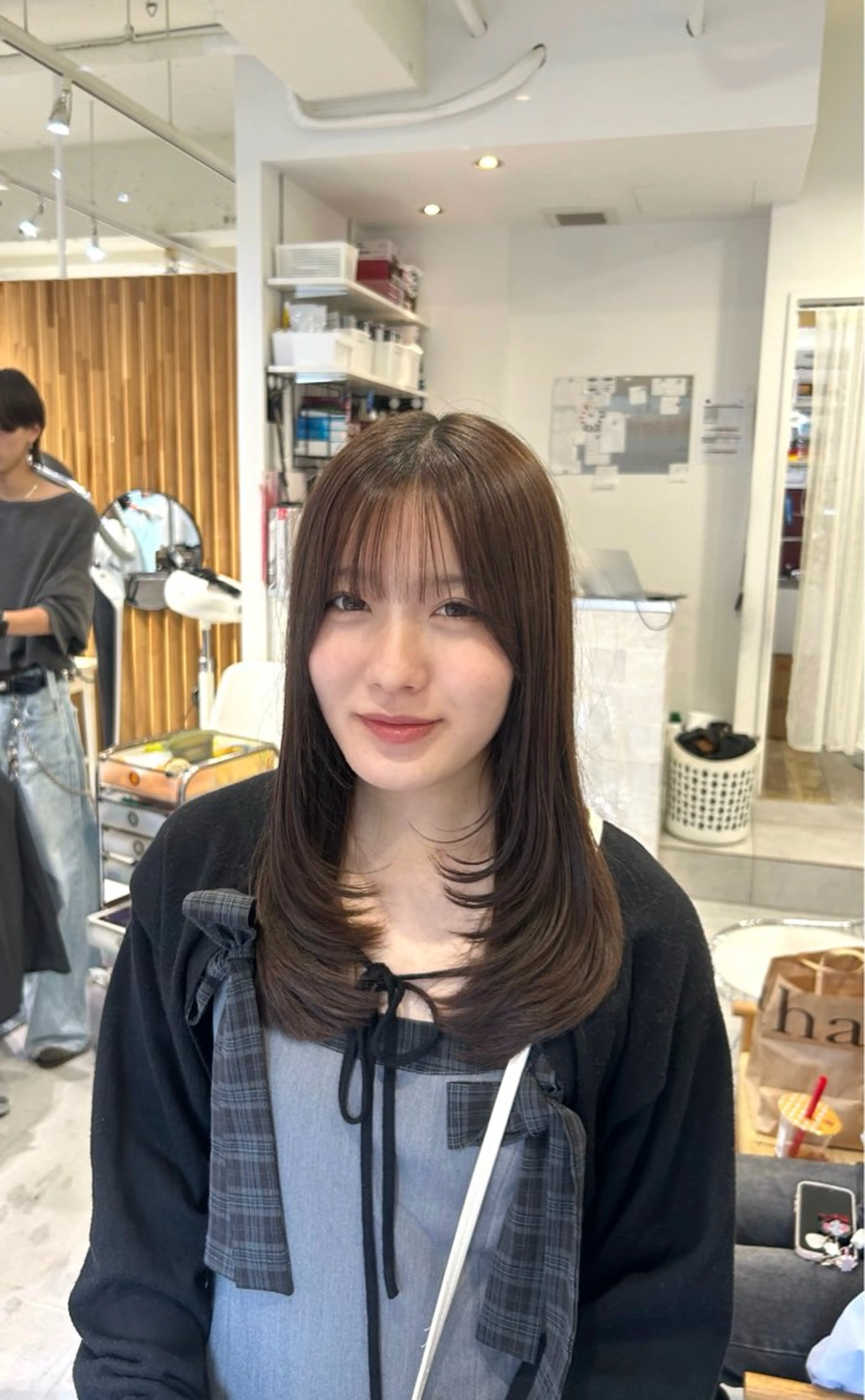 セミロング カット ヘアカラー トリートメント 韓国ヘア ‎🤍KANA🎀のヘアスタイル