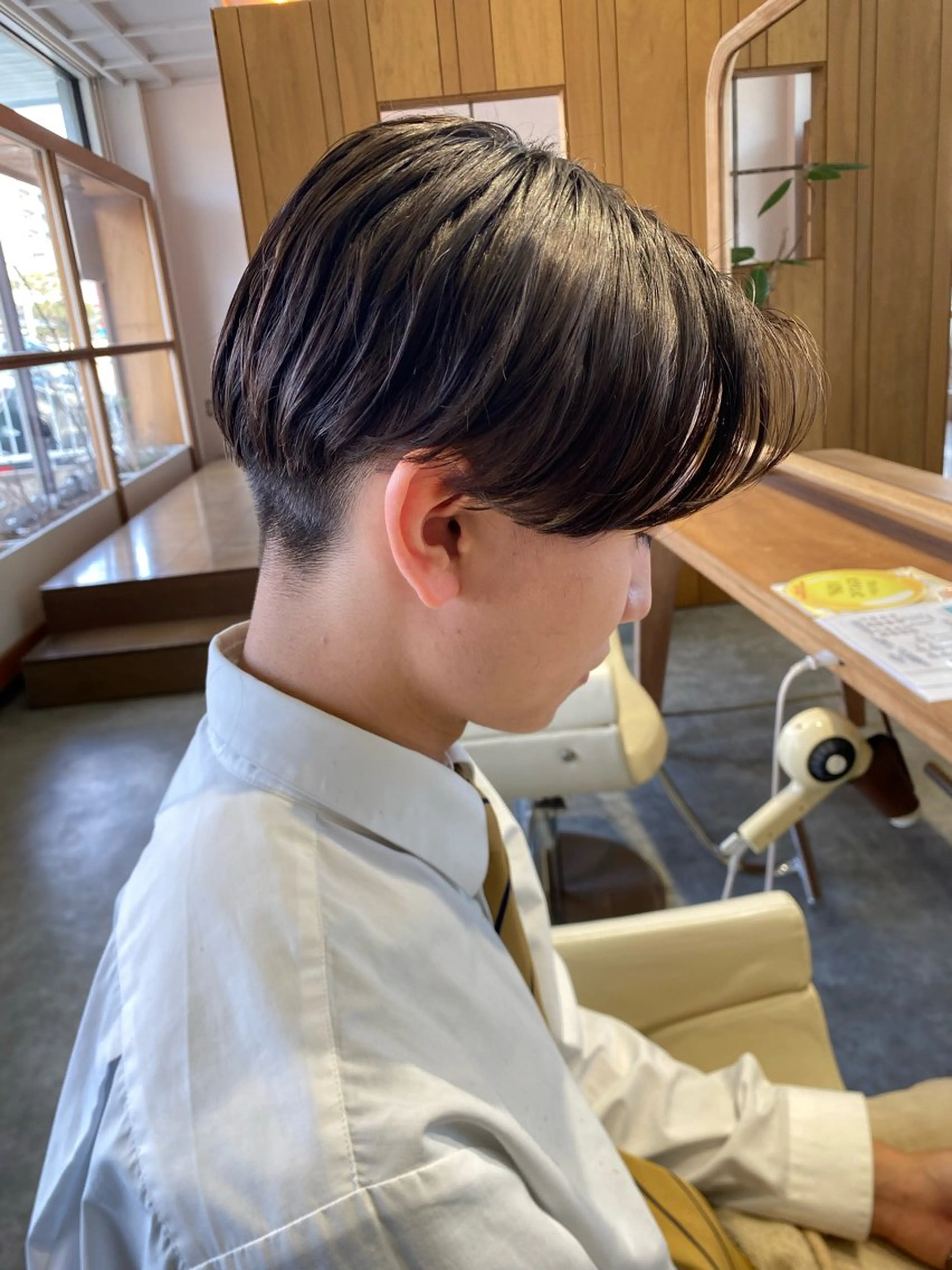 ショート メンズ メンズブリーチ センターパート メンズインナーカラー マッシュ 髪質改善 カット fulam所属・MIKU ／fulamのヘアスタイル