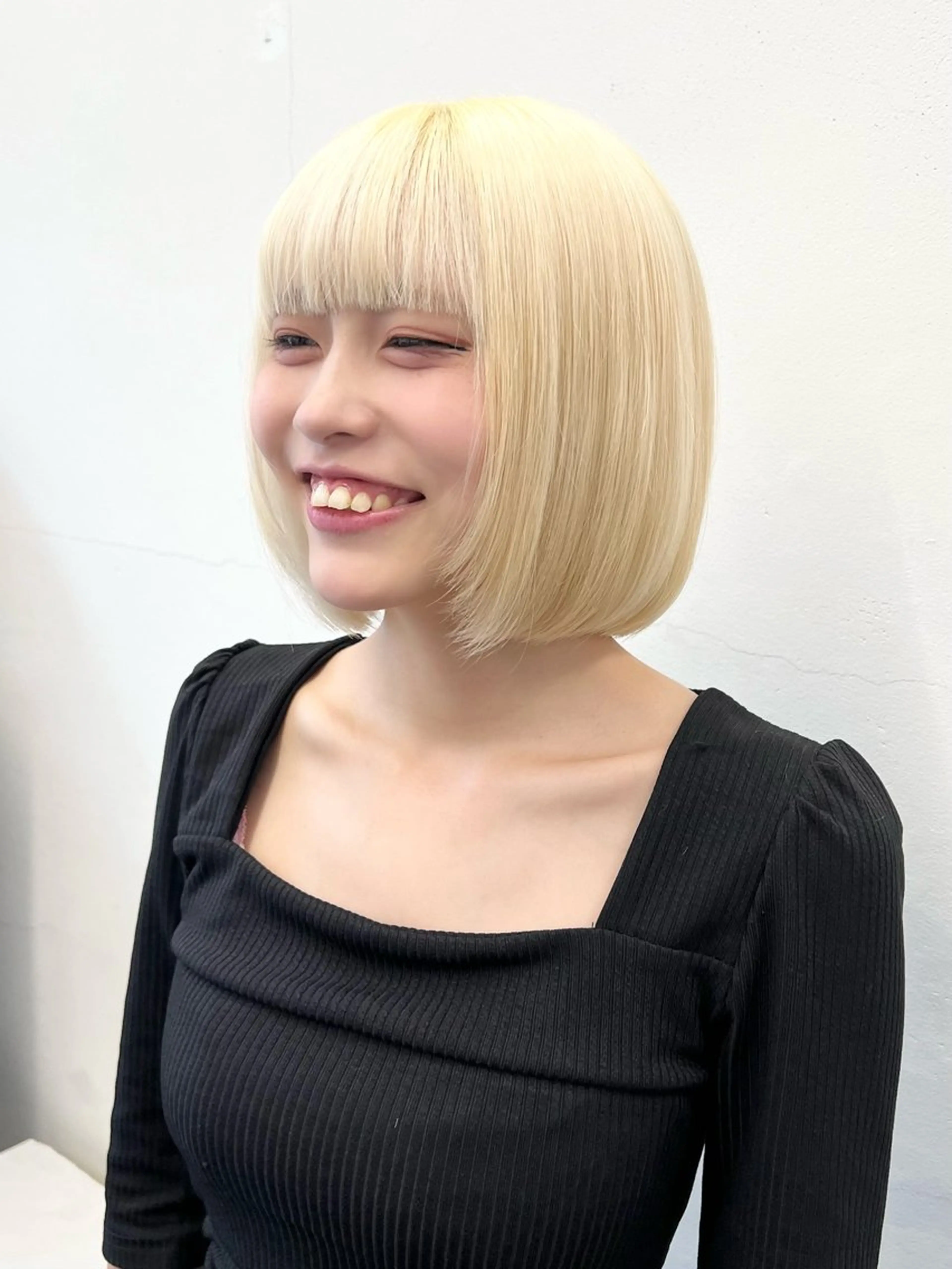 ミディアム カラー ベージュカラー ブリーチ ブロンド ケアブリーチ ダブルカラー HARU//原宿🤍 リピート率NO.1のヘアスタイル