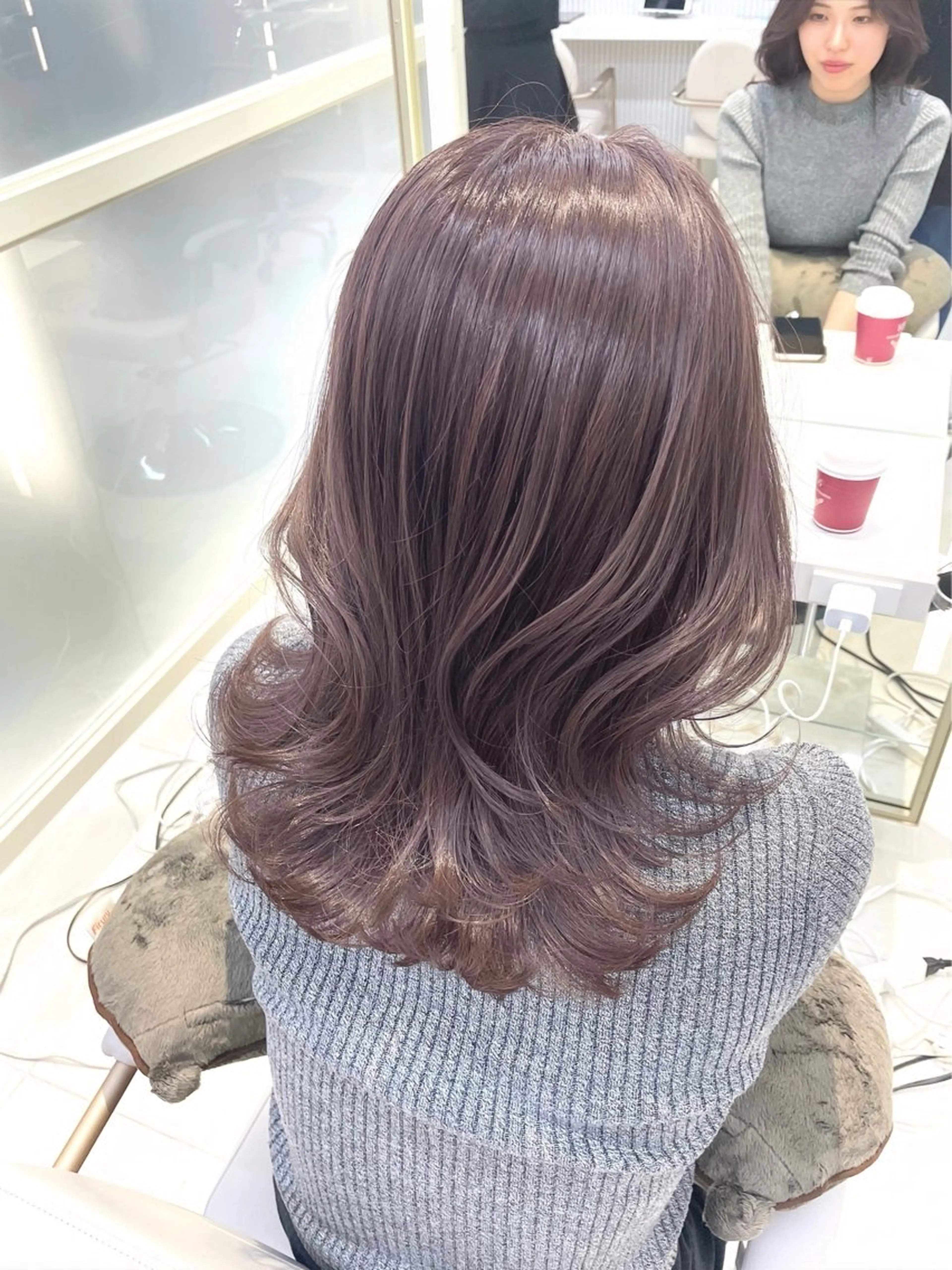 セミロング oto🎀×美髪× シースルー前髪🤍のヘアスタイル