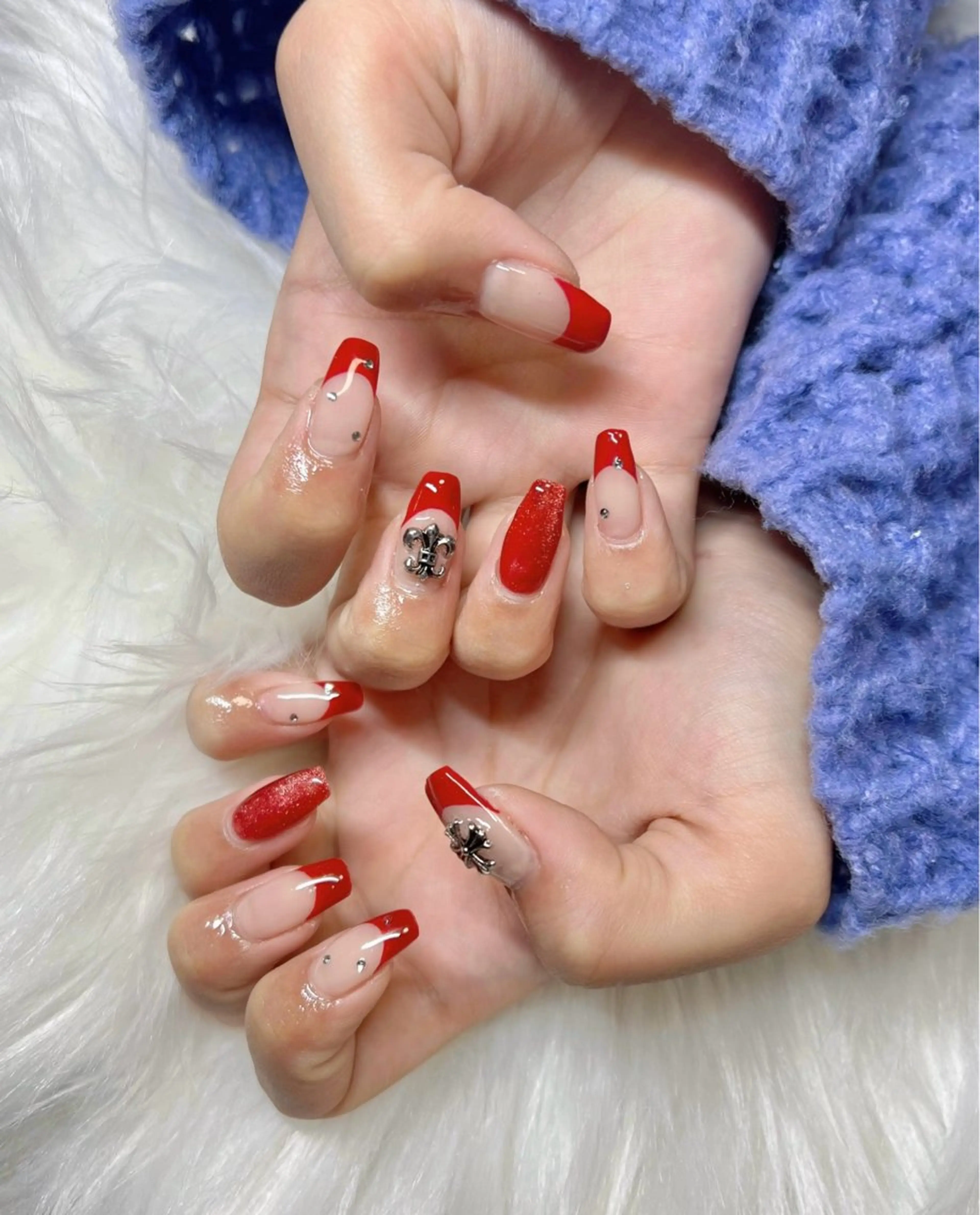 ネイル フレンチネイル マグネットネイル 赤色 ハンドネイル CHARME 〔RINA〕のネイルデザイン