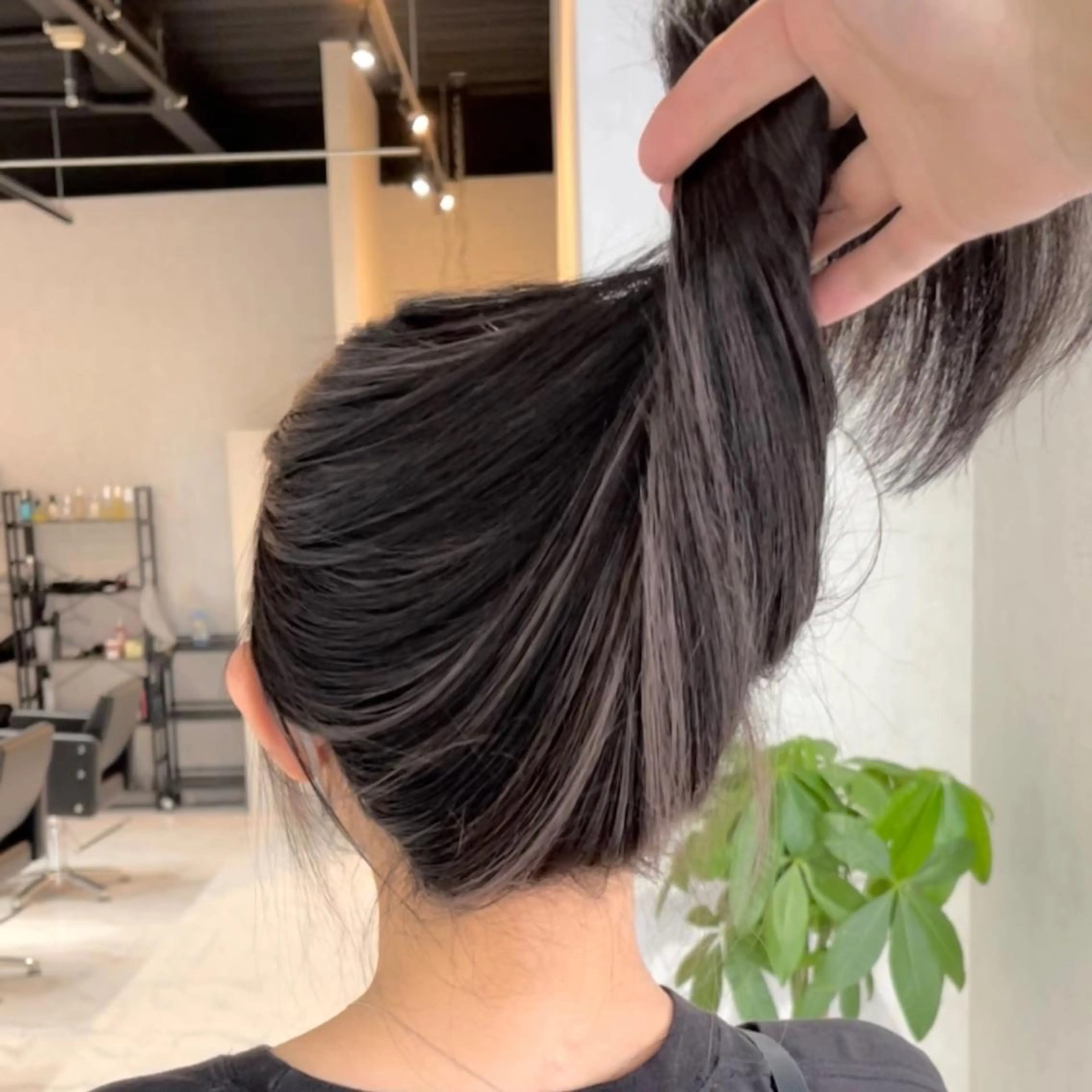 ミディアム カラー ヘアアレンジ バレイヤージュ デザインカラー ハイライトカラー 外国人風カラー ハイライト カット ヘアカラー トリートメント アンドウ ユウ/ レイヤーカット/韓国のヘアスタイル